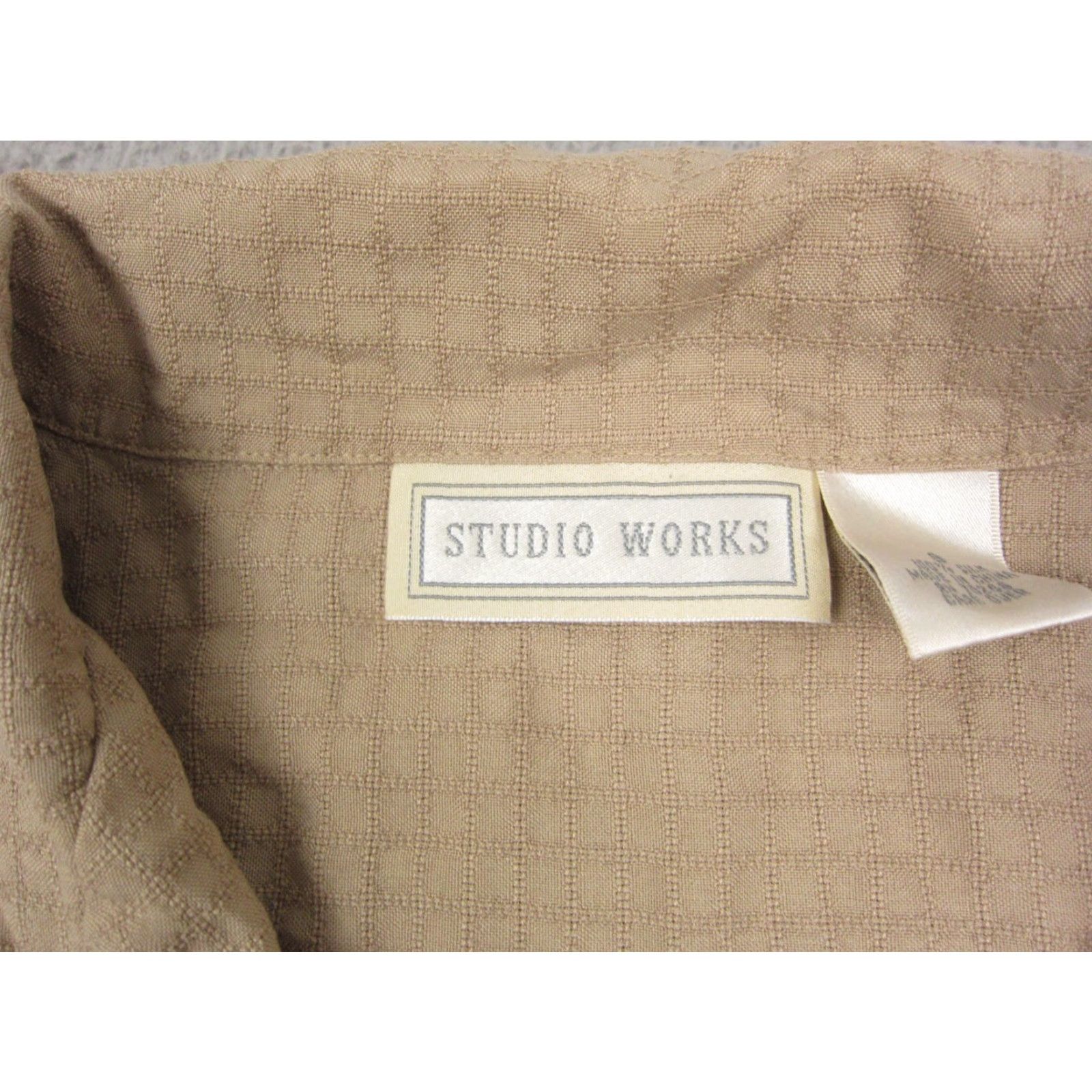 Vintage VINTAGE Studio Works 100% Silk Shirt Womens Small Brown Khaki Leisure Ladies Shirt Silk Button-Up 70s Womens(Collared) Size S / US 4 / IT 40 - 3 Thumbnail