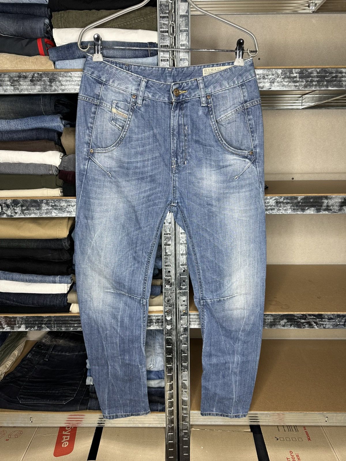 Diesel DIESEL FAYZA 26 x 32 Women’s s Denim Jeans Pants Tapered Leg Size 26" / US 2 / IT 38 - 1 Thumbnail
