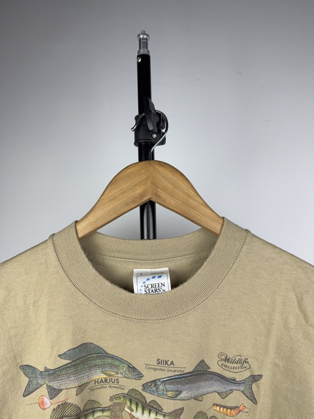 Vintage Vintage 90s Retro Wildlife Fish Print Graphic T-Shirt Beige Size US L / EU 52-54 / 3 - 3 Thumbnail