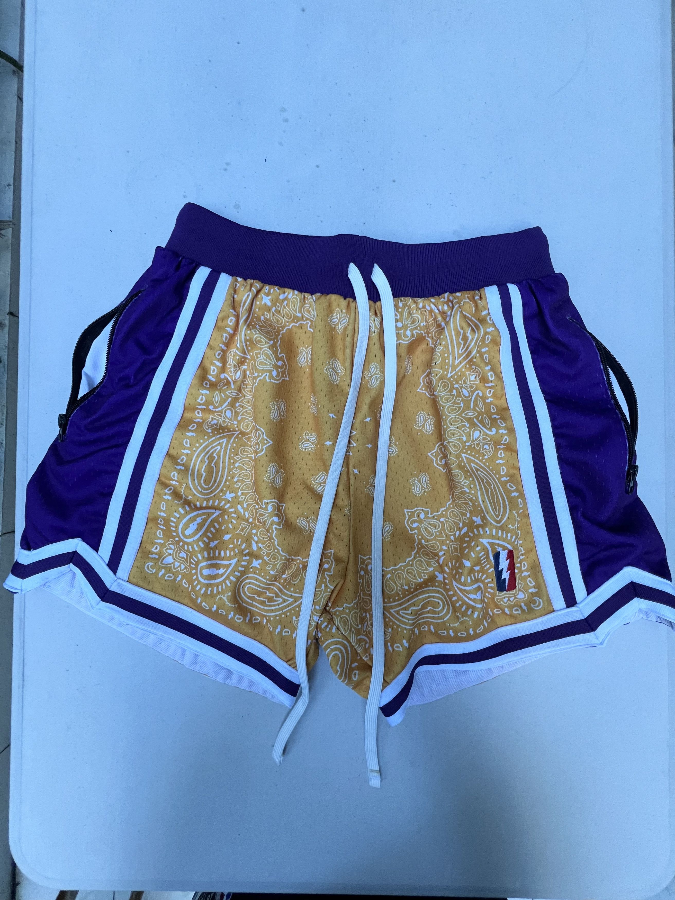 Collect and Select Size XS Collect And Select Los Angeles Lakers Shorts Size US 28 / EU 44 - 1 Thumbnail
