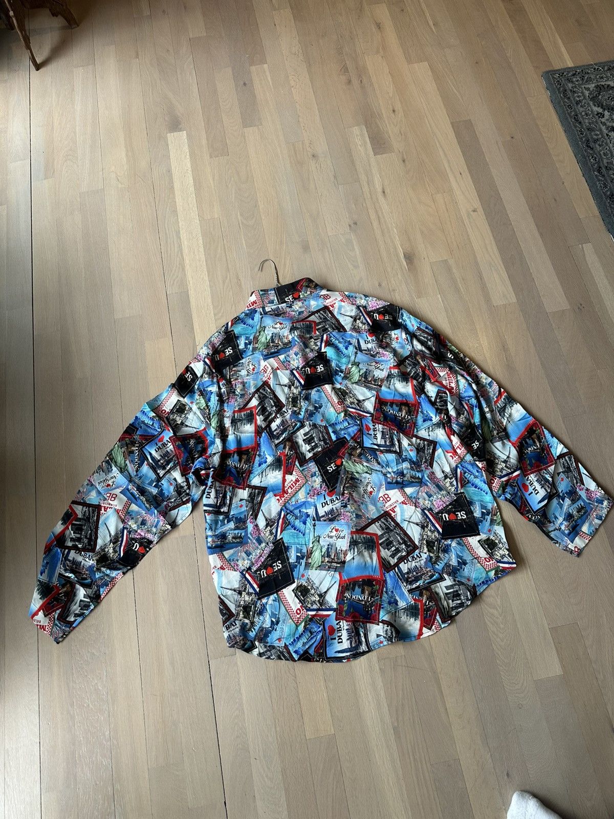 Balenciaga balenciaga silk tourist shirt Size US M / EU 48-50 / 2 - 10 Thumbnail