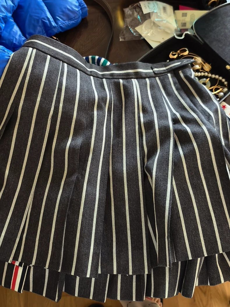 Thom Browne Thom browne Skirt 2503-Nextarrow Size 27" / US 4 / IT 40 - 1 Thumbnail