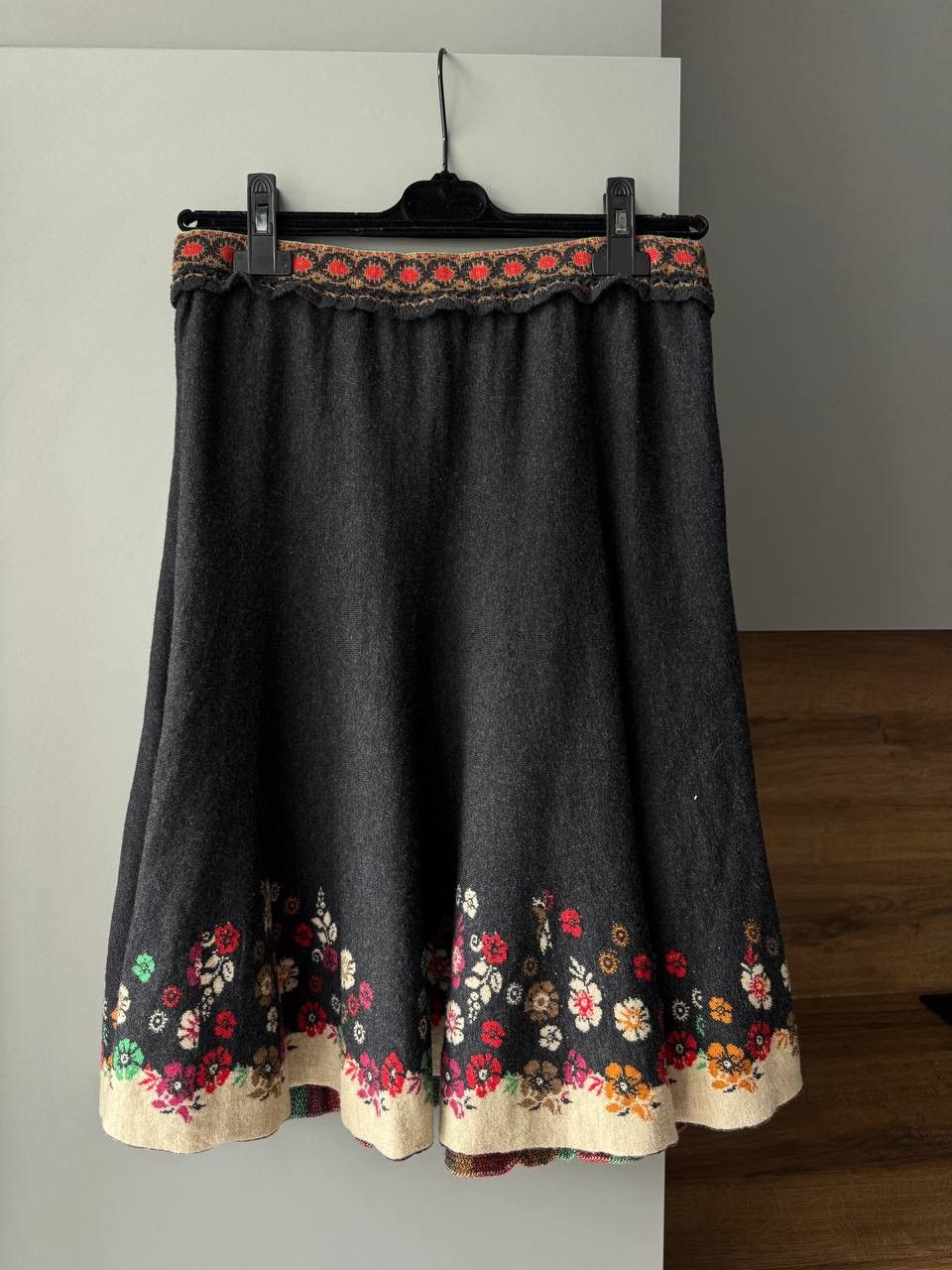 Designer × Vintage Ivko Serbia Multi Logo Floral Flowers Skirt Size 26" / US 2 / IT 38 - 2 Thumbnail
