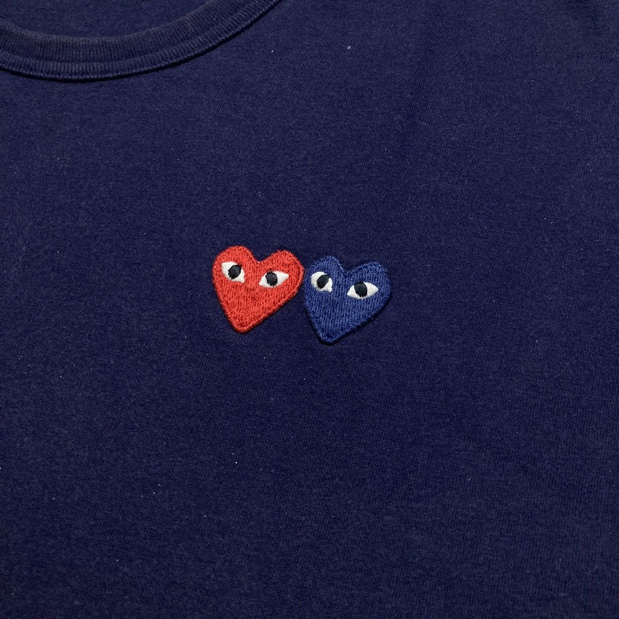 Comme des Garcons PLAY 🇯🇵AD 2019 Comme Des Garcons Play Double Heart Patch Tee Navy Size US M / EU 48-50 / 2 - 6 Thumbnail