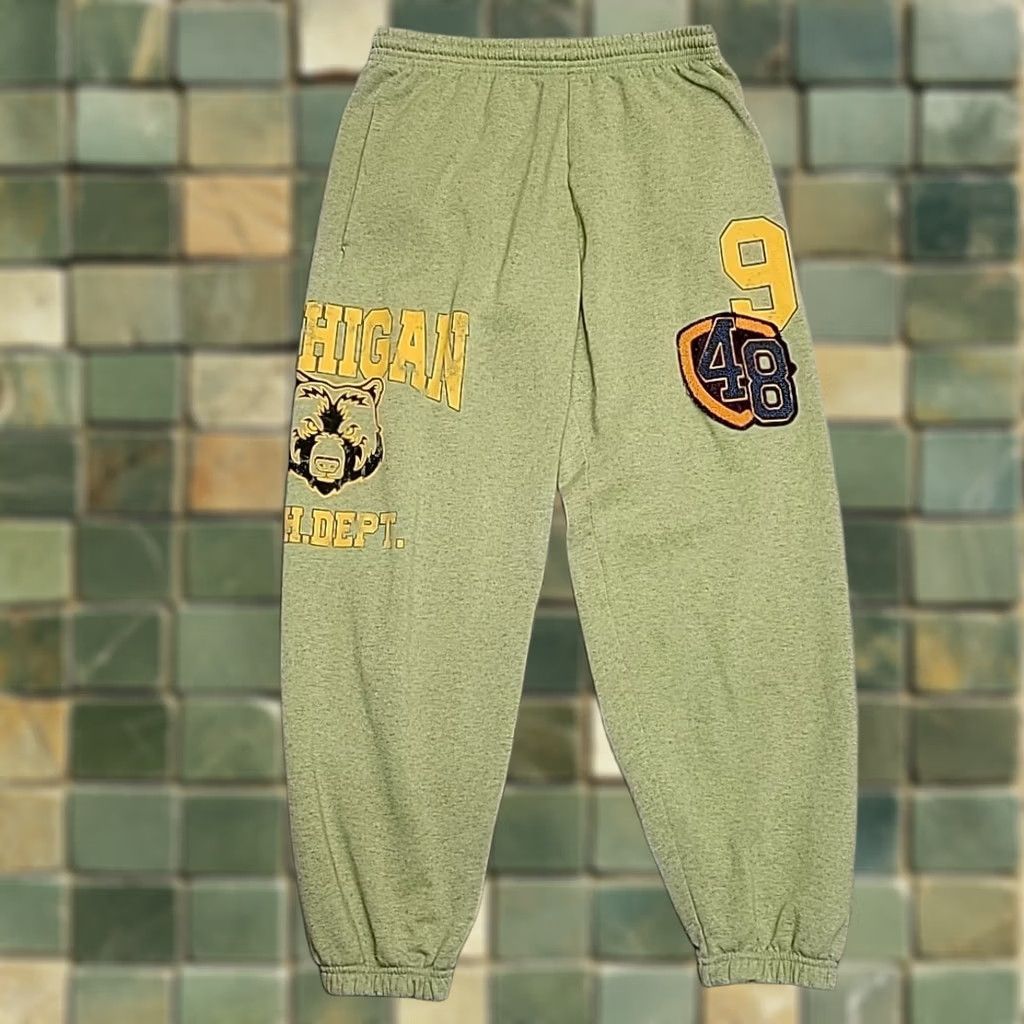 Urban Outfitters Urban Outfitters Sweatpants Mens M Green Michigan 48 Graphic Lounge Collegiate Size US 31 - 1 Thumbnail
