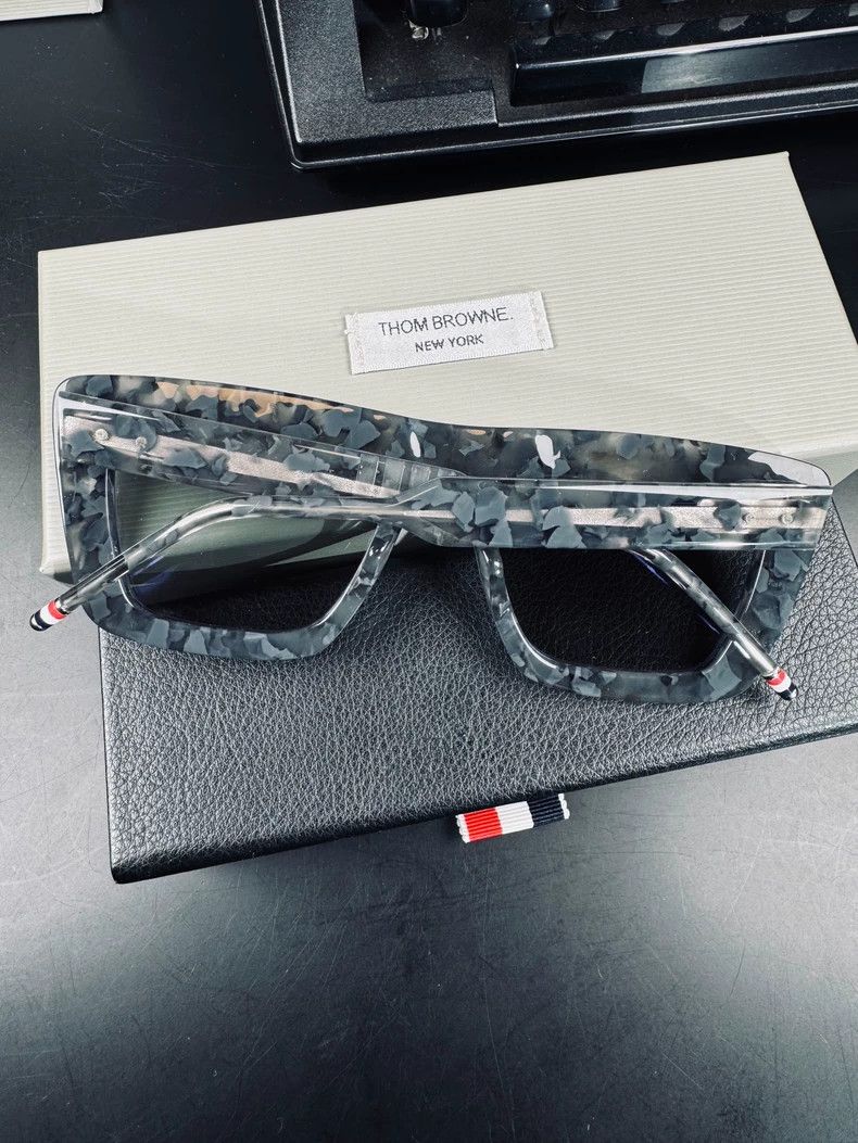 Thom Browne Thom Browne Size OSTBS-415 sunglasses 2501-Nextarrow Size ONE SIZE - 2 Thumbnail