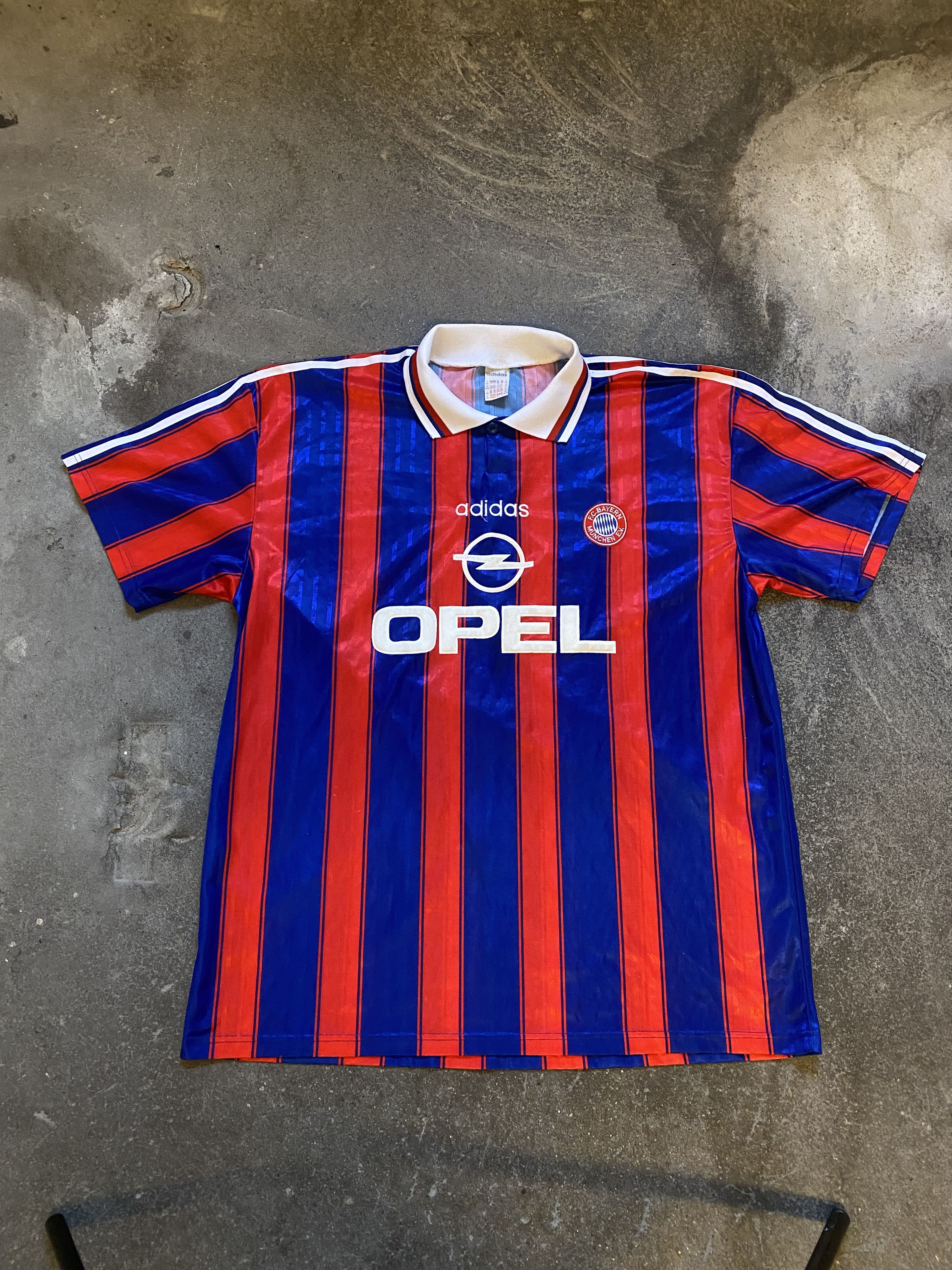 Other Vintage Bayern Soccer Jersey 95/97 season Size US XL / EU 56 / 4 - 1 Thumbnail