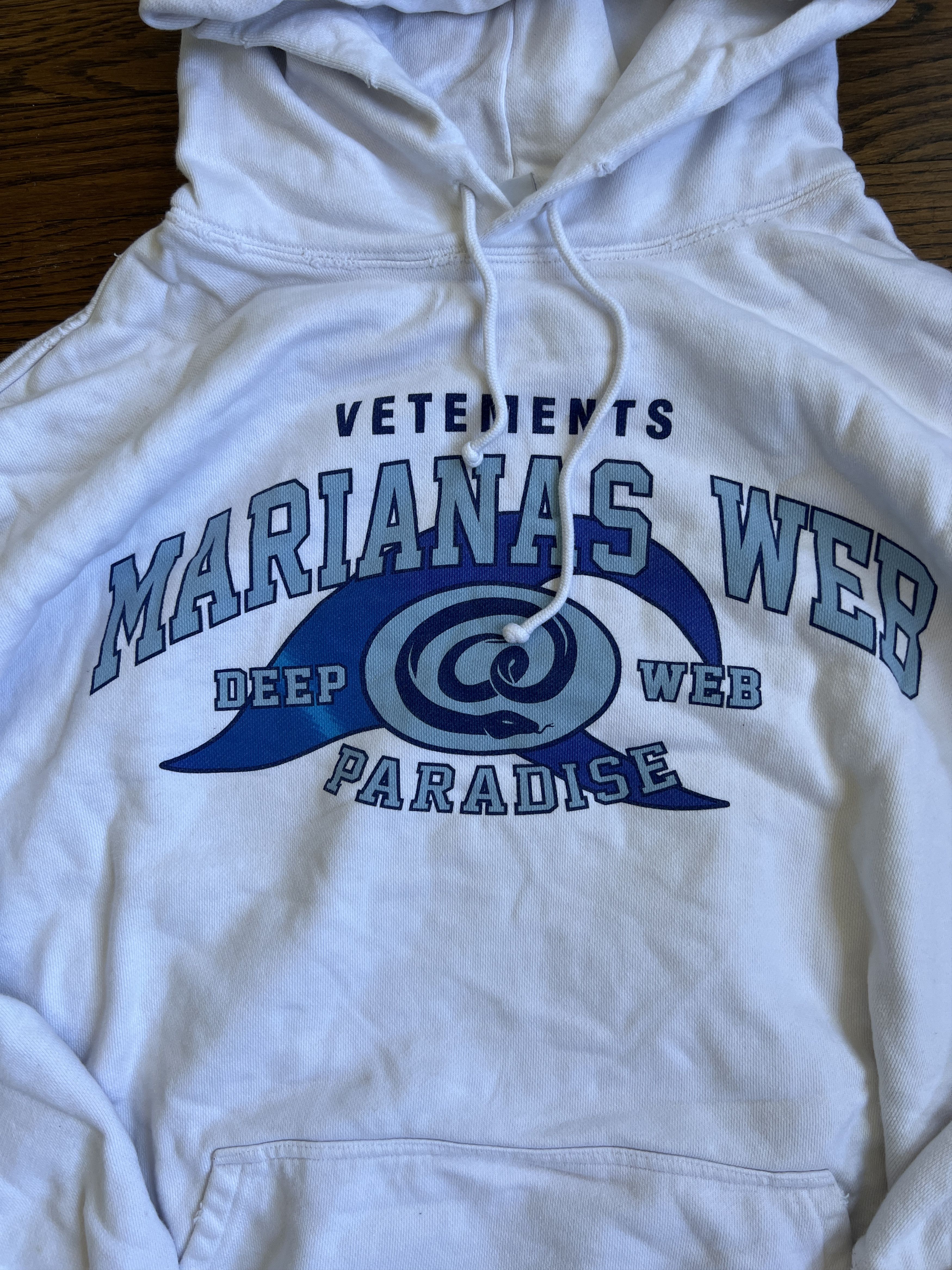 Vetements Vetements Marianas Web White Distressed Hoodie Size Medium Size US L / EU 52-54 / 3 - 2 Thumbnail