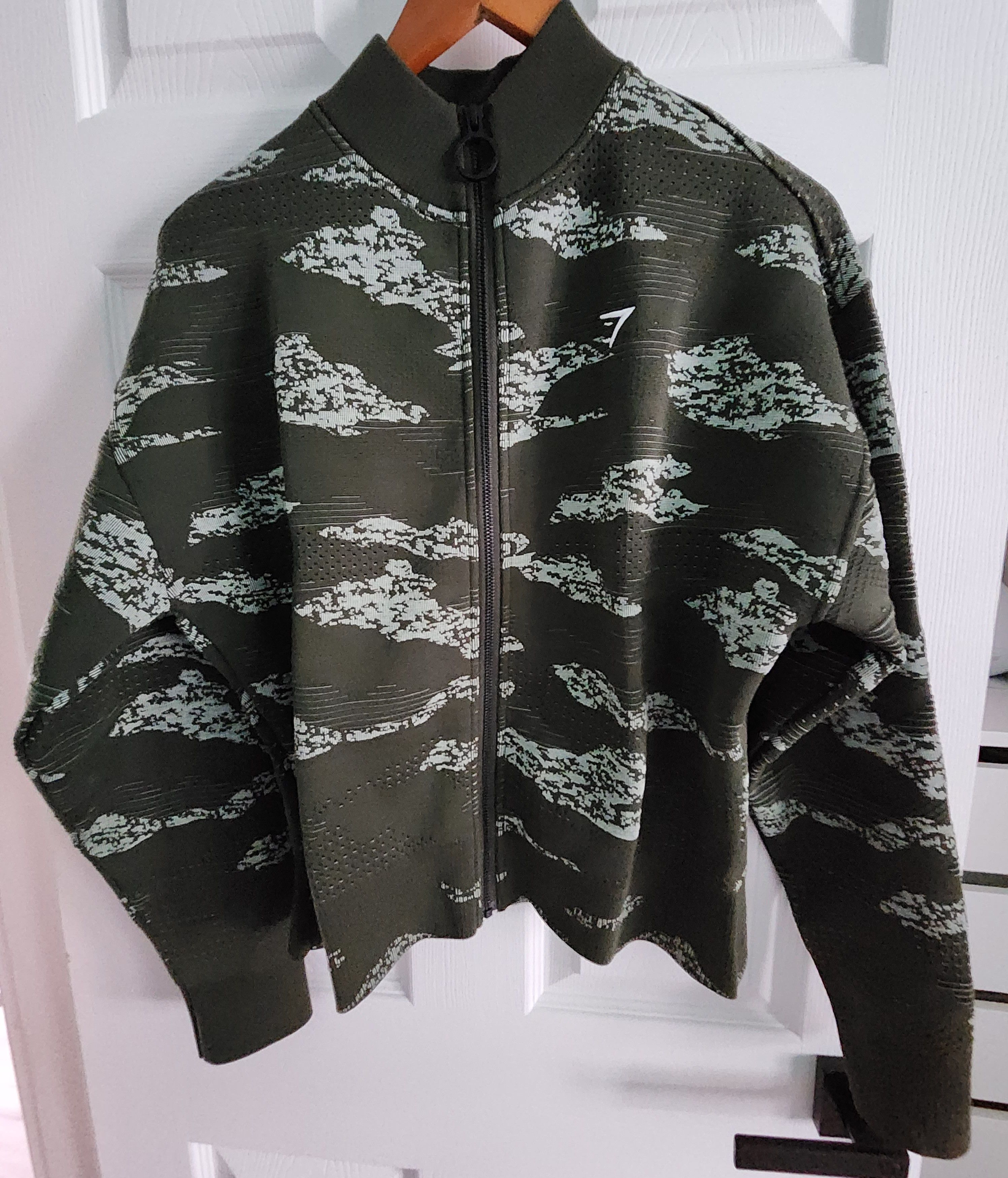 Gymshark Gymshark Adapt Camo Seamless Track Jacket Green S Size S / US 4 / IT 40 - 1 Thumbnail