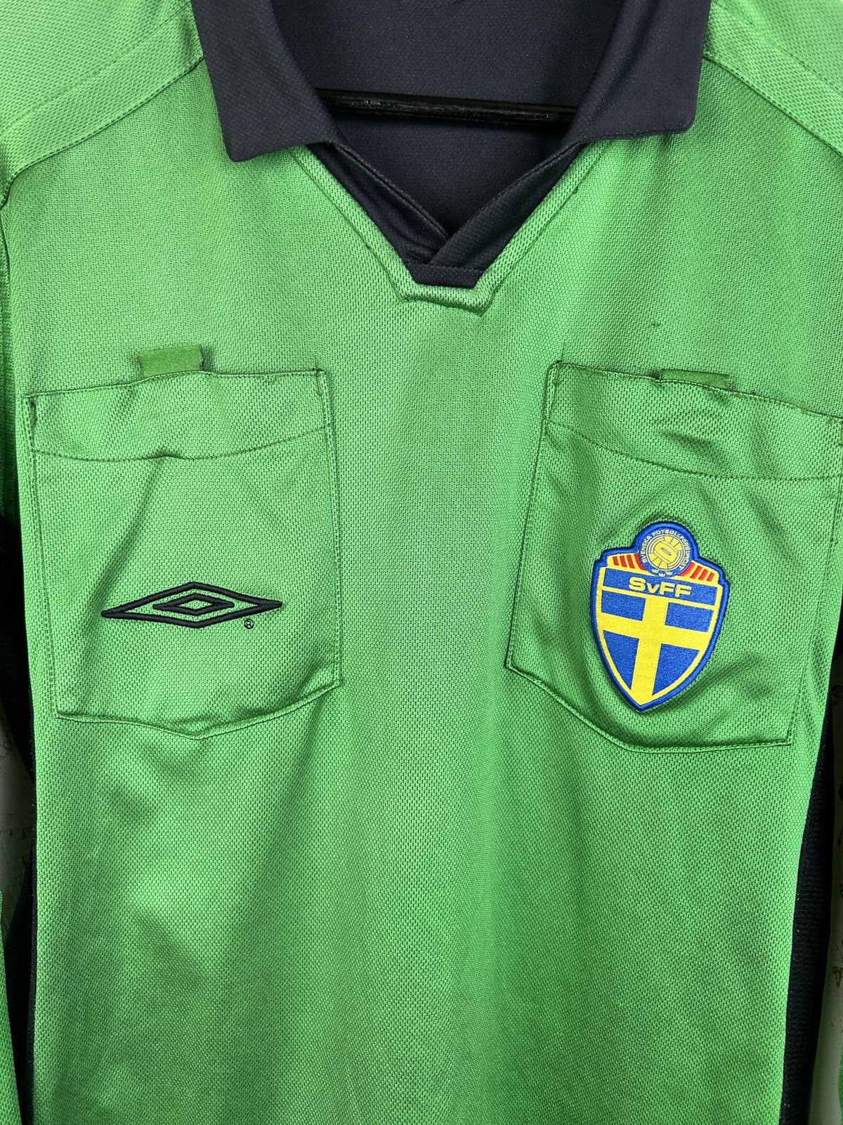 Umbro 00s Vintage Umbro Sweden SVFF Reversible Referee Jersey Size US M / EU 48-50 / 2 - 9 Thumbnail