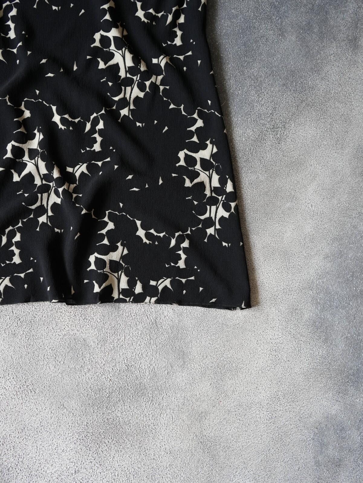Prada S/S 2001 Prada Silk Floral Skirt VINTAGE IT38 Size 25" / US 0 / IT 36 - 6 Thumbnail