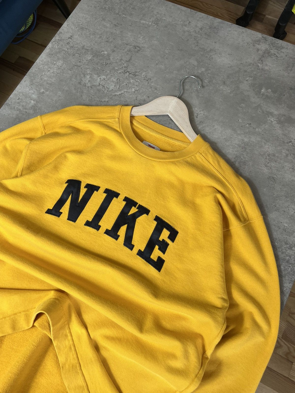 Nike Men’s Vintage Y2K Nike Sweatshirt Size US M / EU 48-50 / 2 - 6 Thumbnail