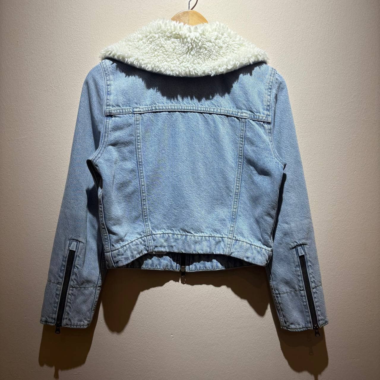 Levi's Vintage Clothing Levis Retro Sherpa Boxy Crop Denim Trucker Jacket Size US XS / EU 42 / 0 - 2 Thumbnail