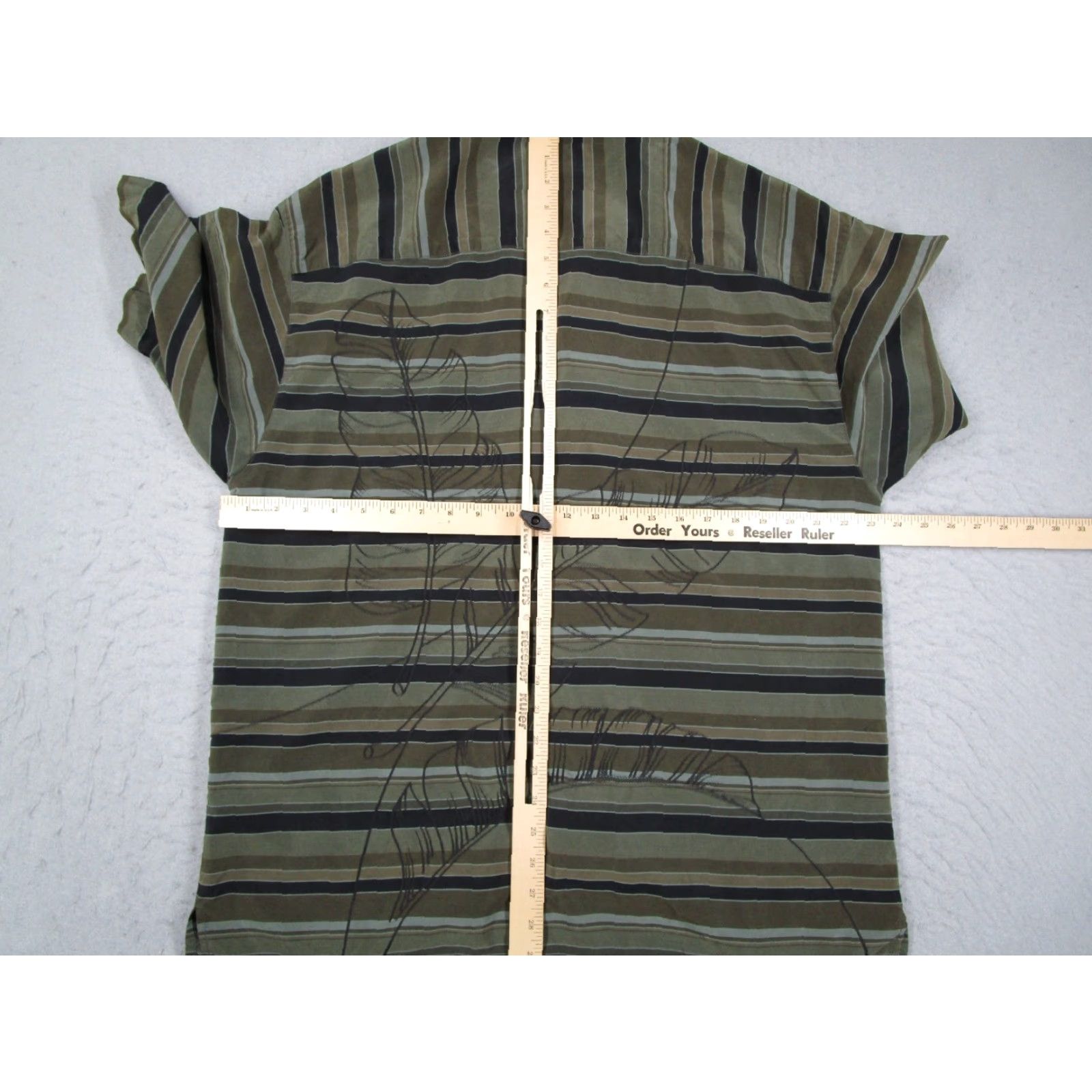 Tommy Bahama VINTAGE Tommy Bahama Shirt Men Large Green Silk Button Up Loop Collar Tiki Size US L / EU 52-54 / 3 - 5 Thumbnail