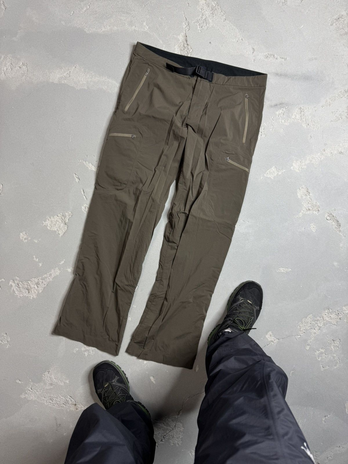 Arc'teryx Arcteryx pants nylon vintage small logo Gorpcore Size US 38 / EU 54 - 1 Thumbnail
