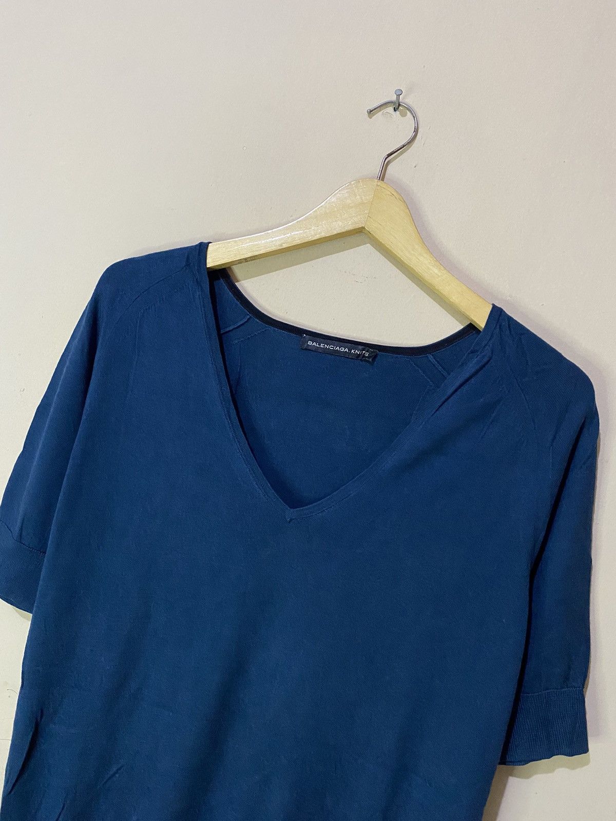Balenciaga 2013 Balenciaga Knitwear V-Neck Size XS / US 0-2 / IT 36-38 - 3 Thumbnail