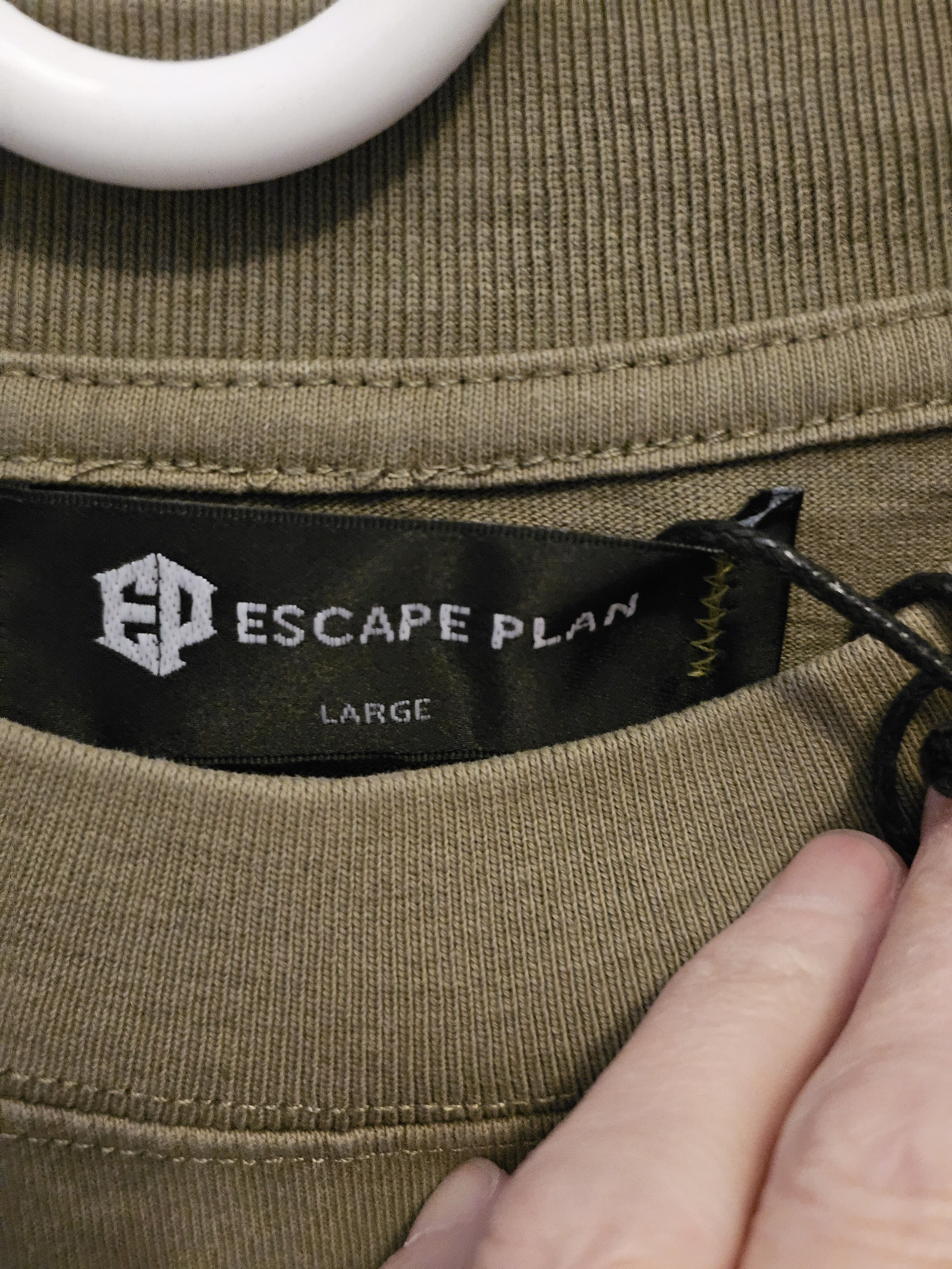 Other Escape Plan Mens short sleeve t-shirt Size US L / EU 52-54 / 3 - 8 Thumbnail