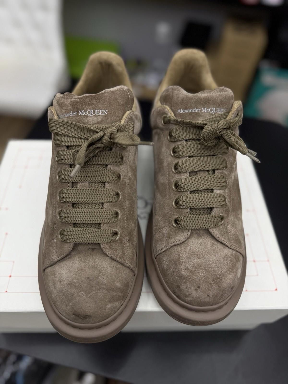 Alexander McQueen Alexander McQueen Sneaker Suede Brown Size 12US/45EU Size US 12 / EU 45 - 3 Thumbnail