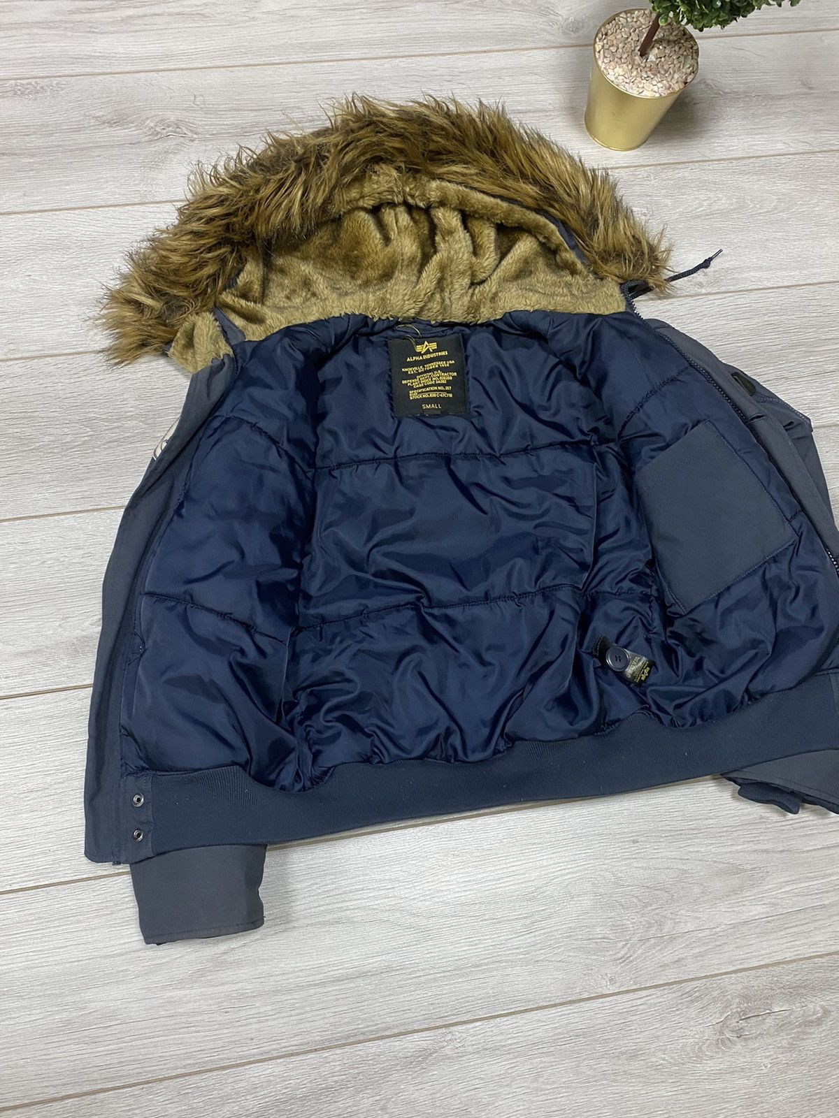 Alpha Industries Alpha Industries 🇺🇸 vintage n2b fur attached hood bomber Size US S / EU 44-46 / 1 - 19 Thumbnail