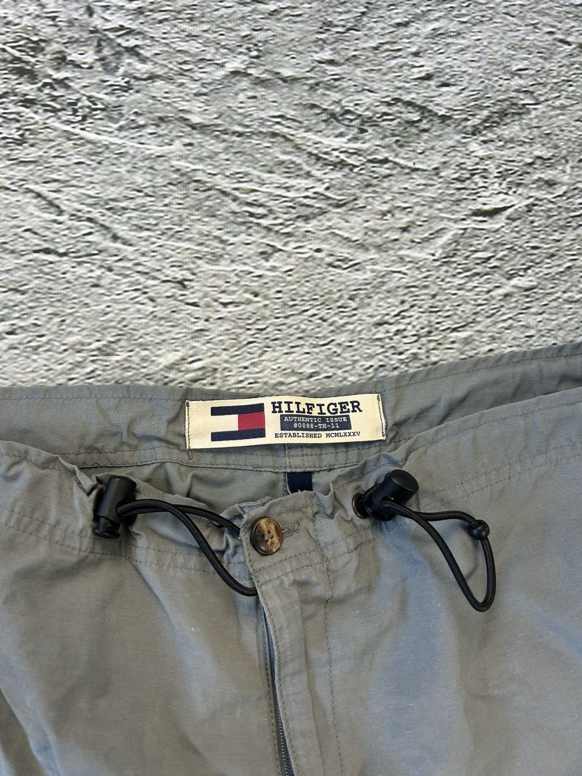 Tommy Hilfiger × Vintage Tommy Hilfiger vintage nylon track pants cargo parachute Y2K Size US 30 / EU 46 - 4 Thumbnail