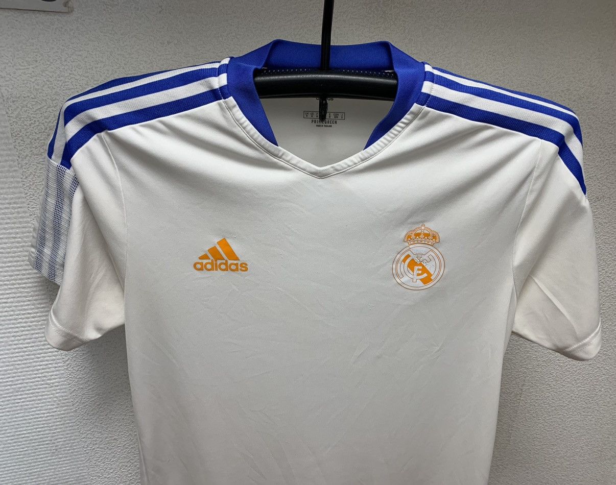 Adidas Real Madrid adidas soccer jersey M sz training 2021 Size US M / EU 48-50 / 2 - 3 Thumbnail