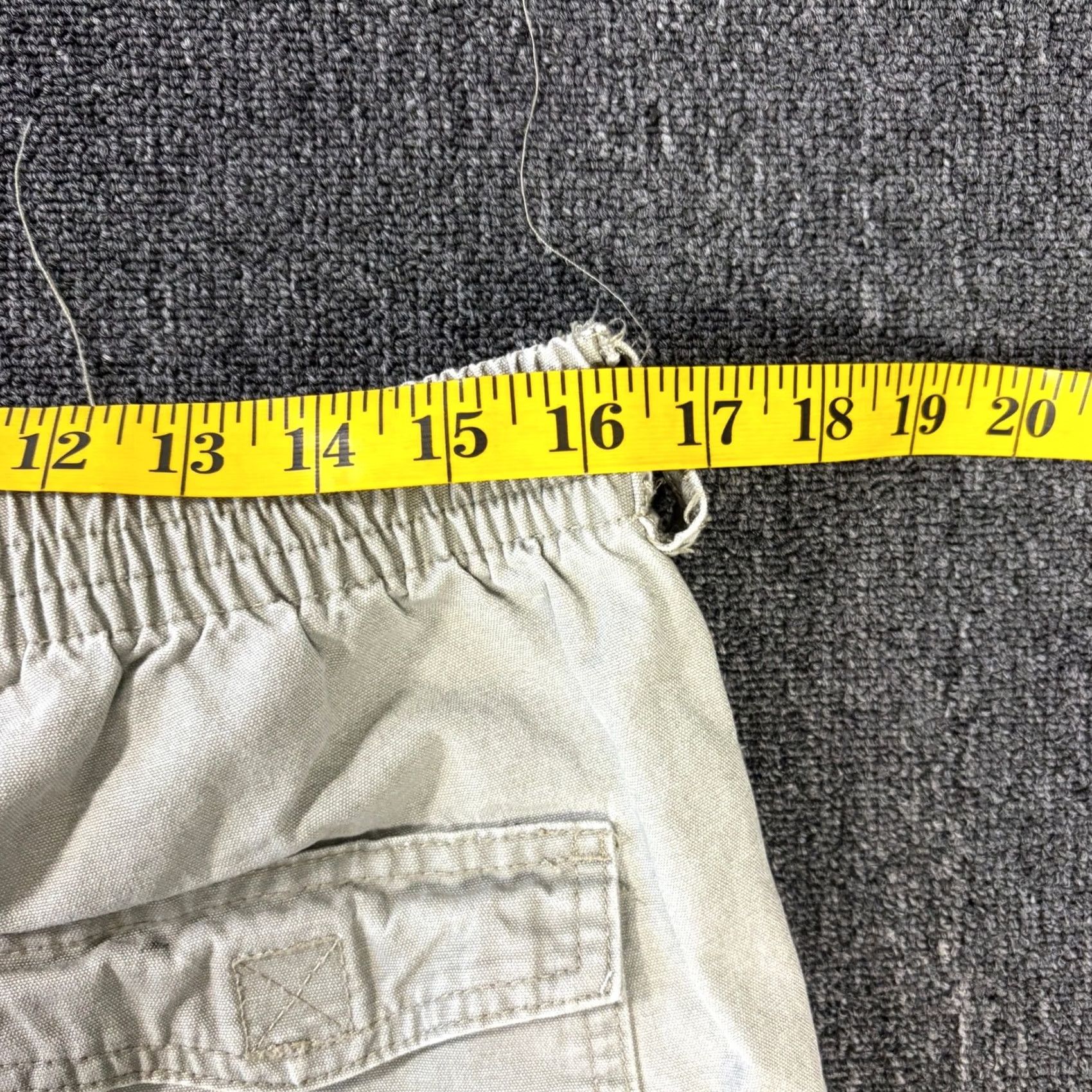 Vintage VINTAGE Y2K Weekender Cargo Light Beige Casual Men's Chino Shorts Size 34 Cargo Mens Beige Shorts 34 Size US 34 / EU 50 - 4 Thumbnail
