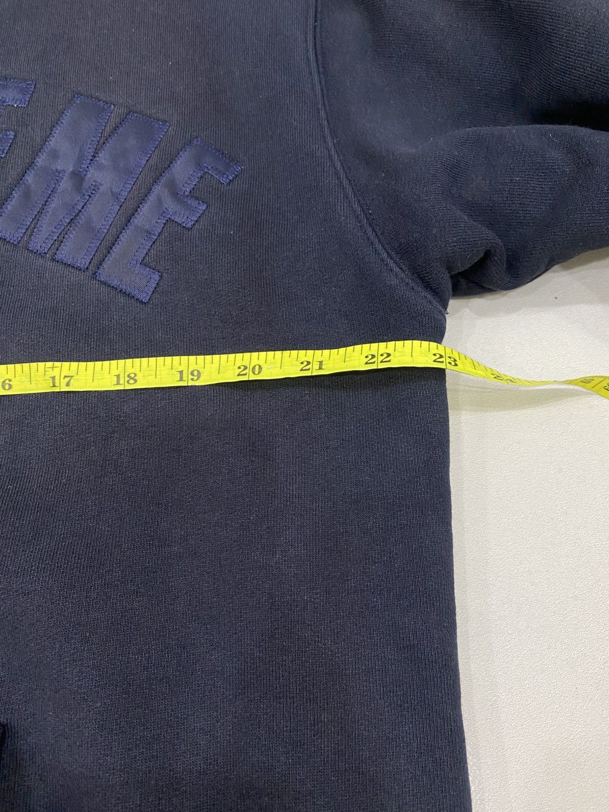 Supreme Vintage 90s Distressed Supreme thermal lining Size US L / EU 52-54 / 3 - 12 Thumbnail