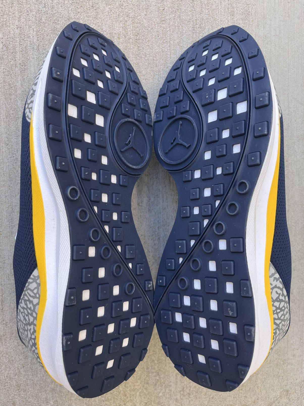 Jordan Brand Jordan Zoom Tenacity 88 Michigan PE (IF2972-447) Men’s 12.5 Size US 12.5 / EU 45-46 - 7 Thumbnail