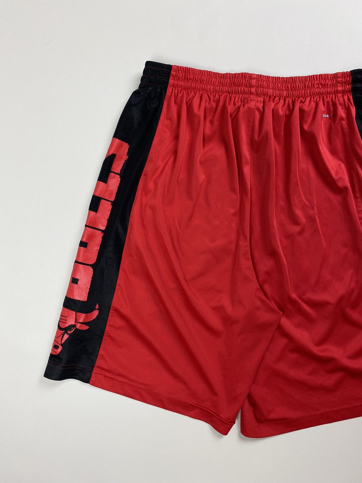 NBA Adidas Chicago Bulls men’s shorts NBA Basketball size M Size US 32 / EU 48 - 16 Thumbnail