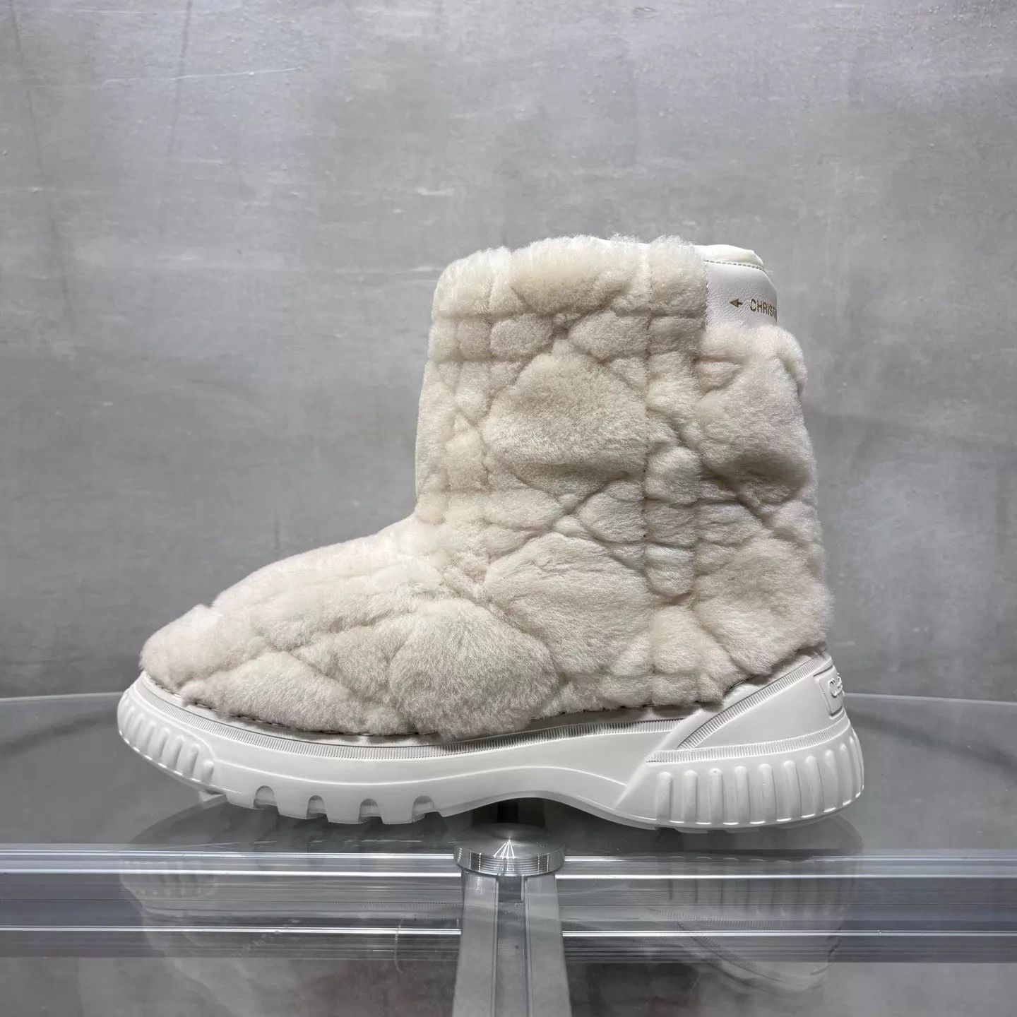 Dior Dior Snow White fur-lined snow boots women's 37.5 Size US 7 / IT 37 - 3 Thumbnail