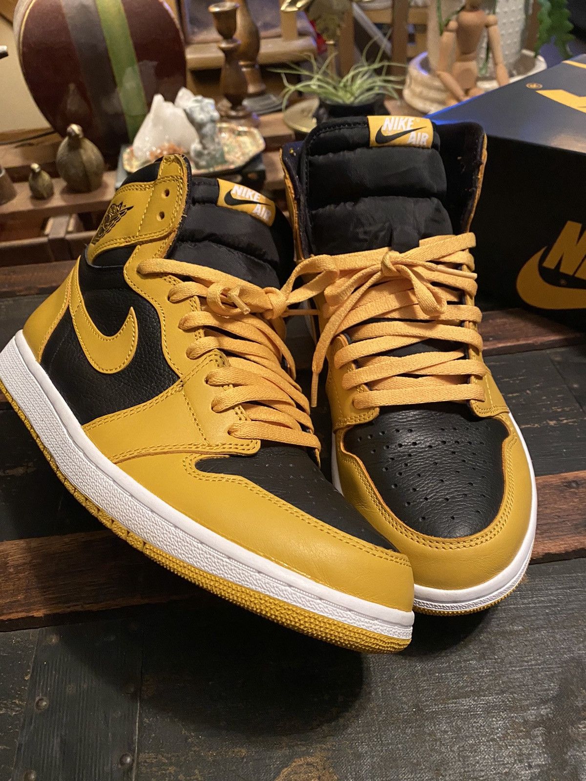 Jordan Brand × Nike Air Jordan retro 1 “pollen” 11M Size US 11 / EU 44 - 10 Thumbnail