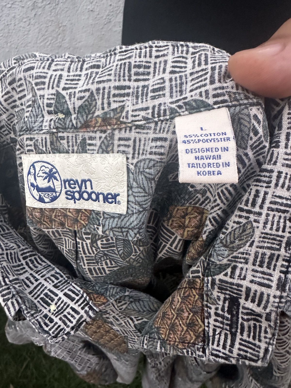 Reyn Spooner PreOwned Reyn Spooner Hawaiian Print Gray 3/4 Button Men's L Size US L / EU 52-54 / 3 - 4 Thumbnail