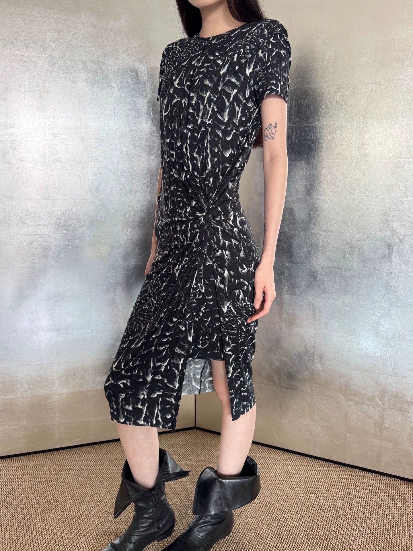 Helmut Lang Helmut Lang Vintage Printed Elastic Knot Slit Dress S Size S / US 4 / IT 40 - 6 Thumbnail