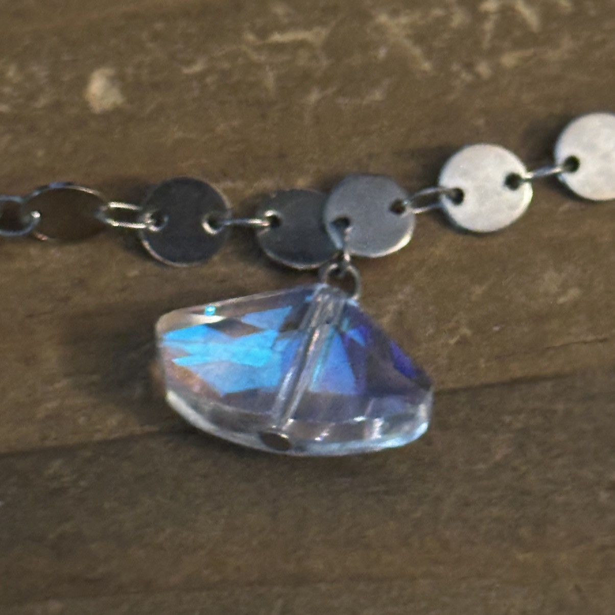 Other Silver tone disc chain with Aurora Borealis charms necklace Size ONE SIZE - 3 Thumbnail