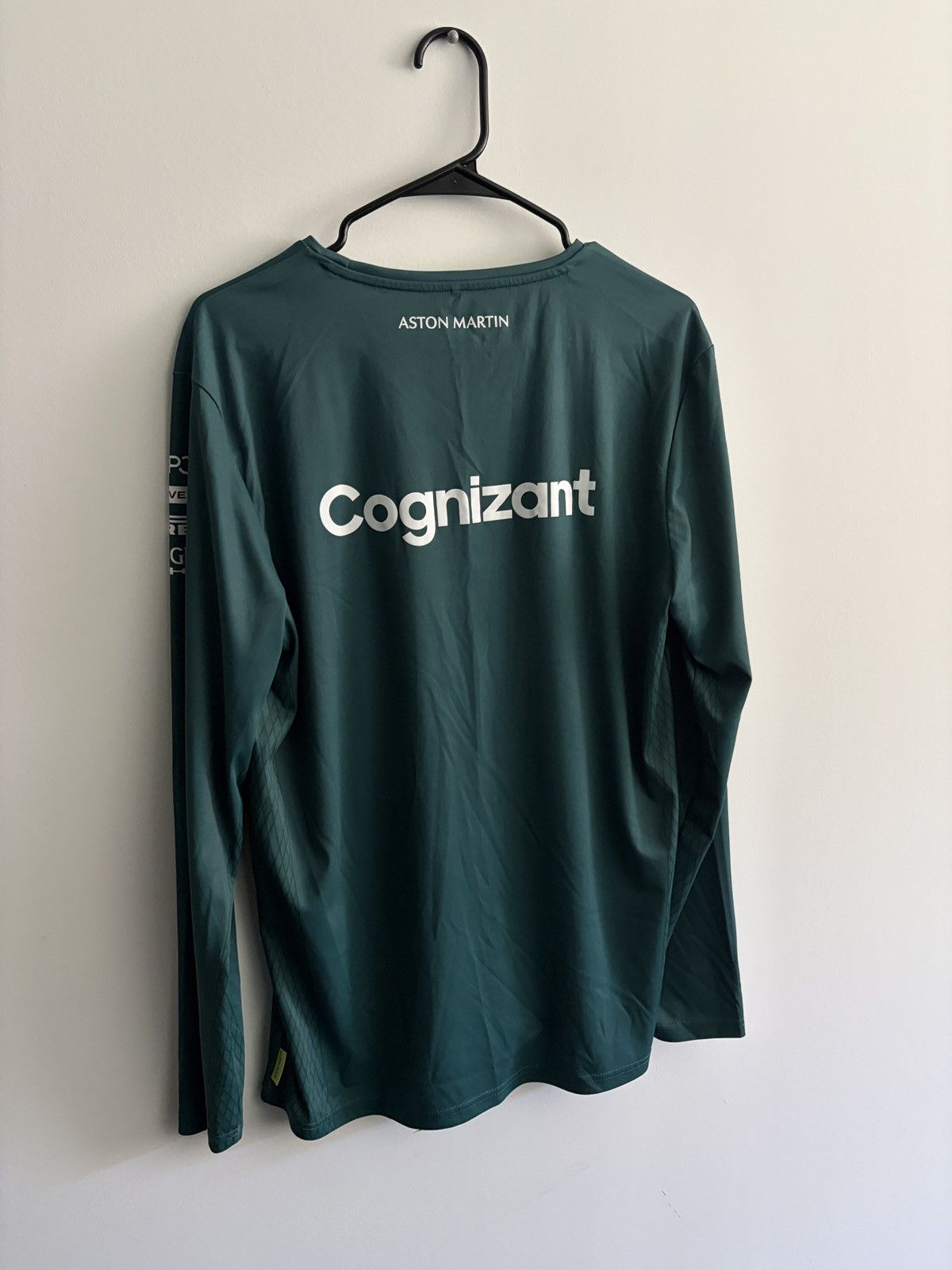 Formula 1 Aston Martin l/s Size US L / EU 52-54 / 3 - 2 Thumbnail