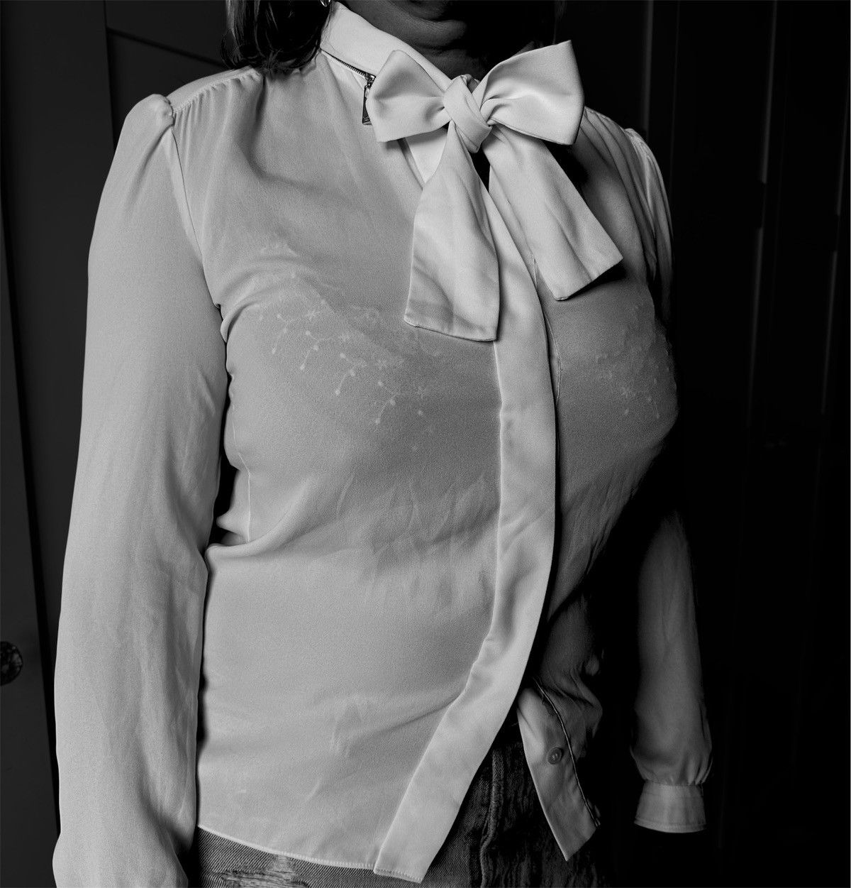Louis Vuitton Louis Vuitton Uniforms Blouse – Size 34 with bow Size XS / US 0-2 / IT 36-38 - 1 Thumbnail