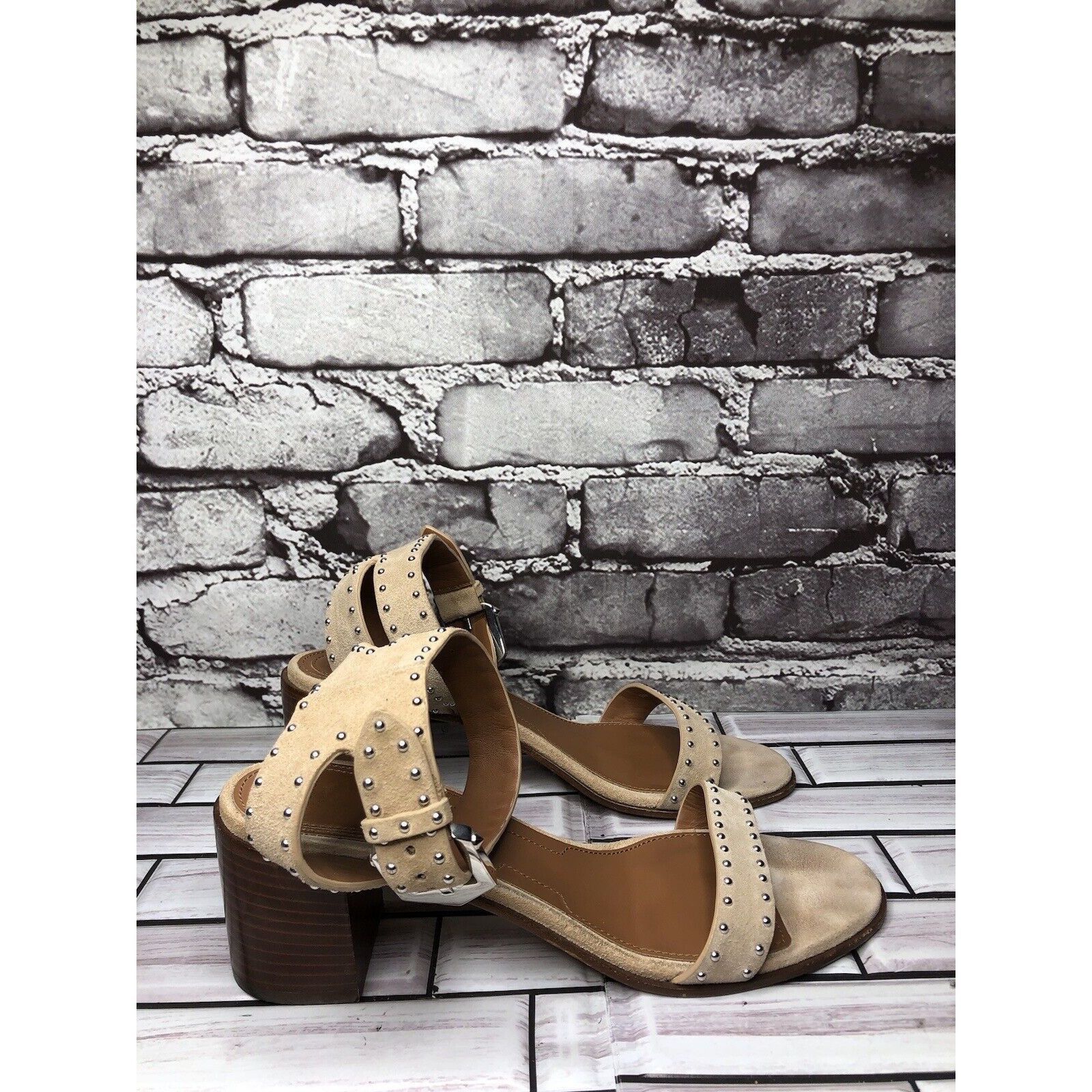 Givenchy Givenchy Beige Suede Leather Elegant Heel Studded Sandals Wo Size US 7.5 / IT 37.5 - 17 Thumbnail