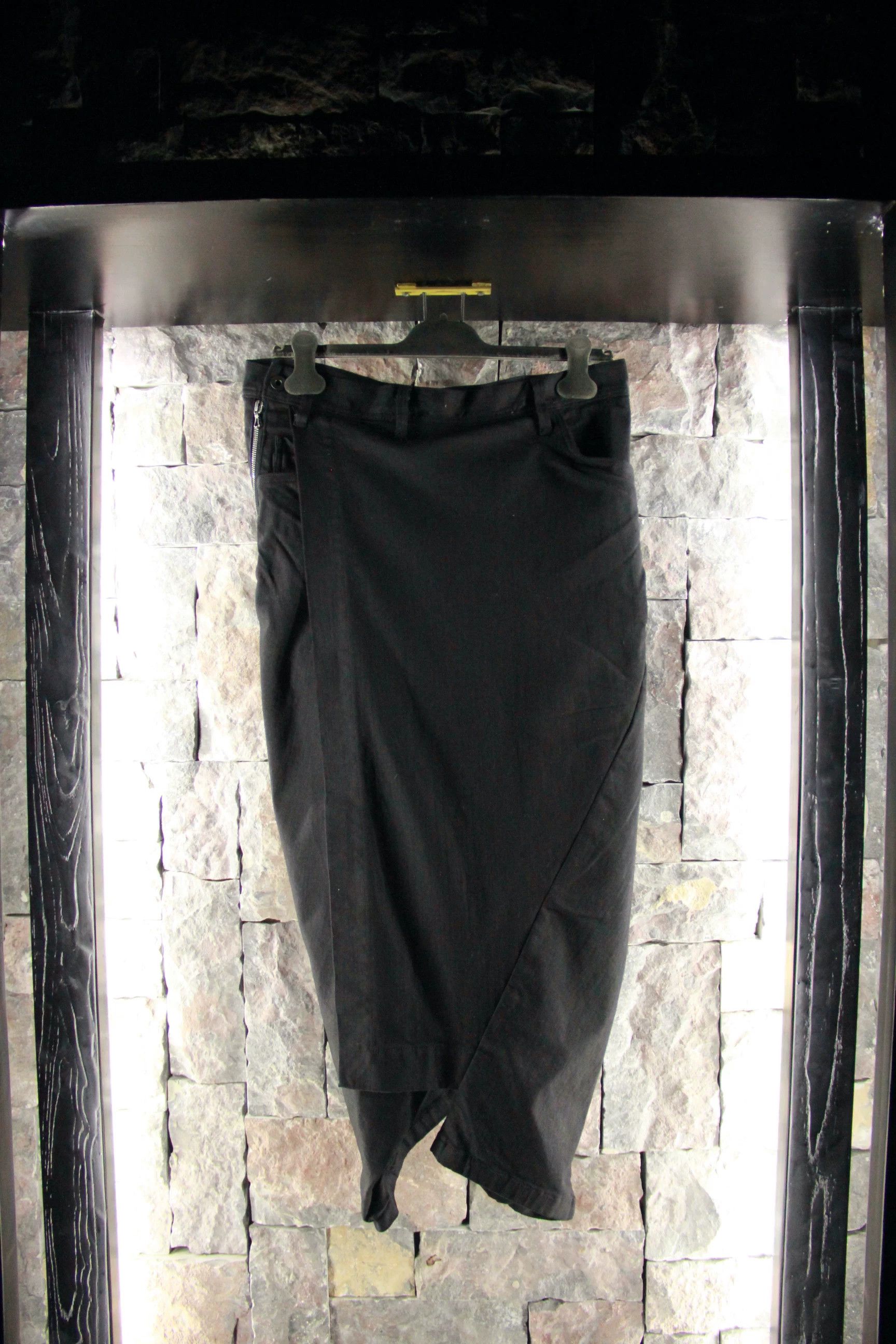 Julius Julius Black Casual Pants Men 36 Size US 36 / EU 52 - 1 Thumbnail