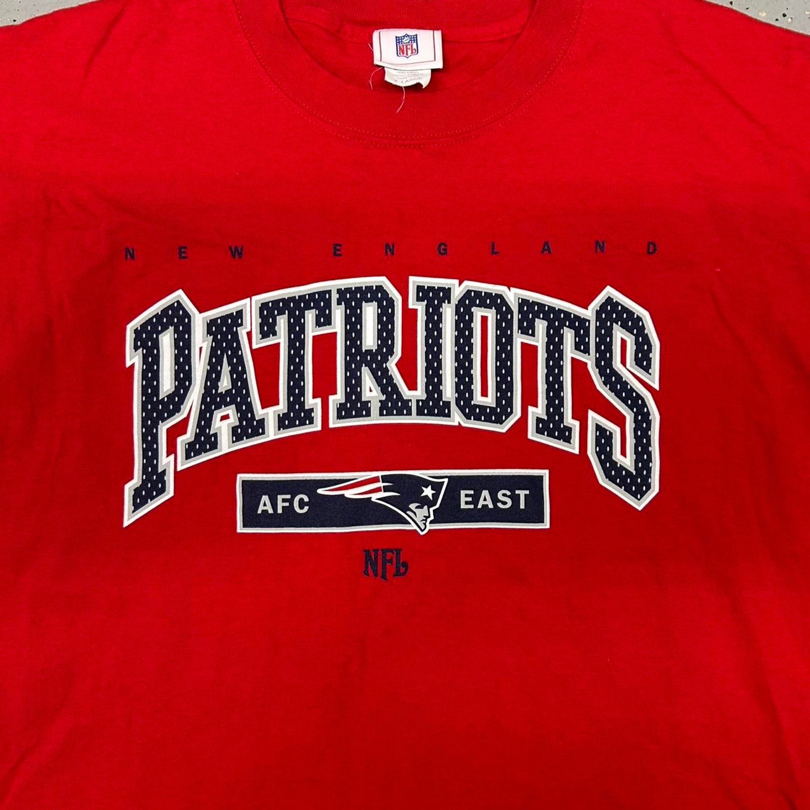 NFL Y2K New England Patriots red and navy cotton t-shirt Size US XL / EU 56 / 4 - 2 Thumbnail
