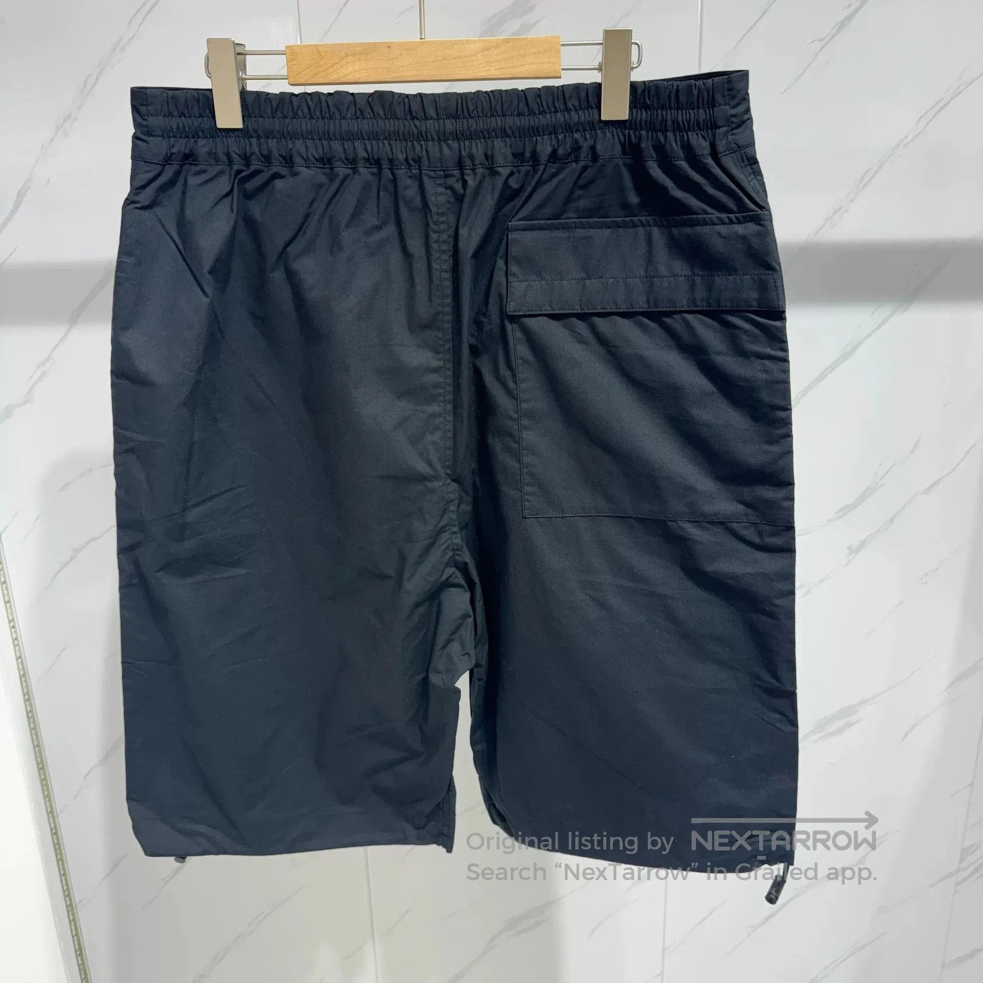 Loewe LOEWE Solid Color Bermuda Shorts. Size US 42 / EU 58 - 2 Thumbnail