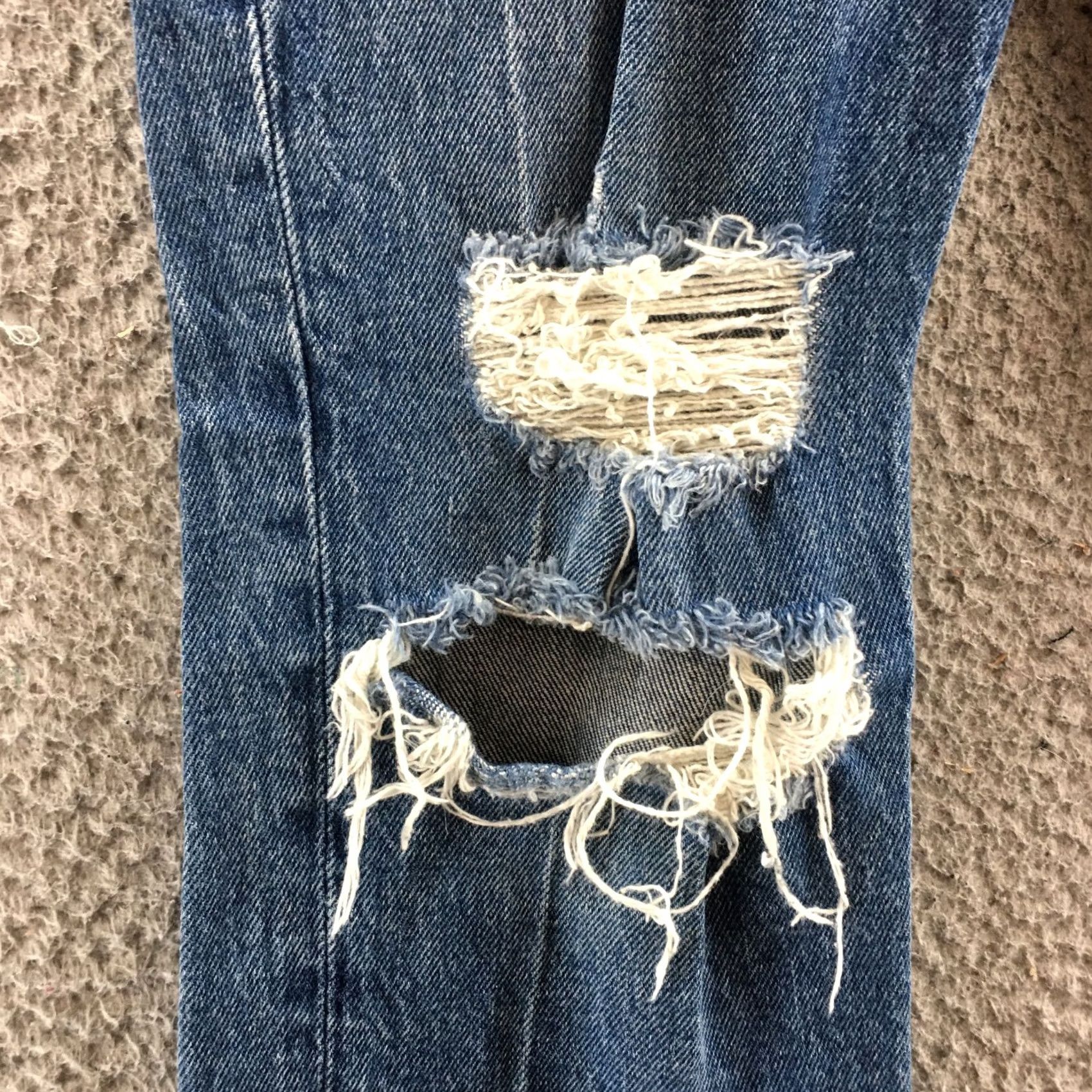 Abercrombie & Fitch Abercrombie & Fitch Hi-Rise Mom Jeans Womens 25 Blue Denim Distressed Raw Hem Jeans Size 42" / US 20 - 6 Thumbnail