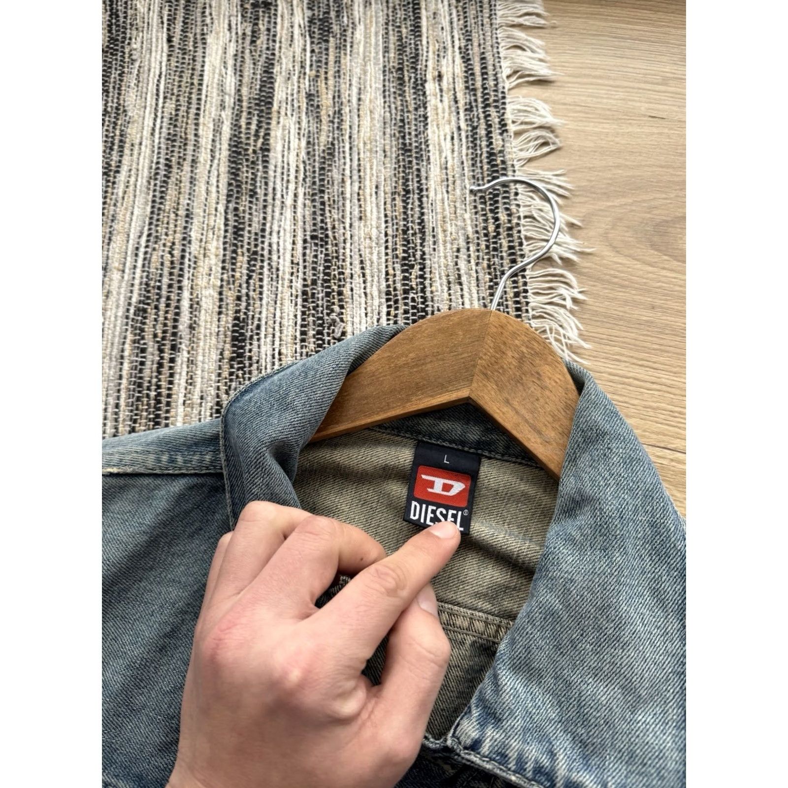 Diesel VINTAGE Diesel 90s Denim Button Up Cropped Blue Jacket Men L Jacket Denim Blue and Black? (Correcting?) Size US L / EU 52-54 / 3 - 6 Thumbnail