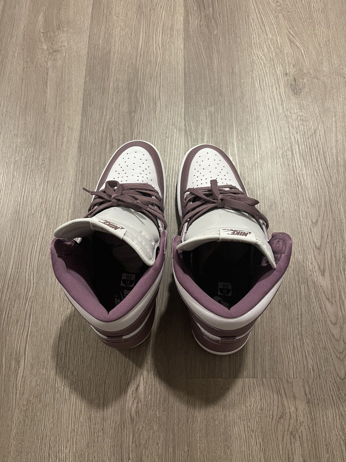 Nike Air Jordan 1 Retro OG Size US 12 / EU 45 - 6 Thumbnail