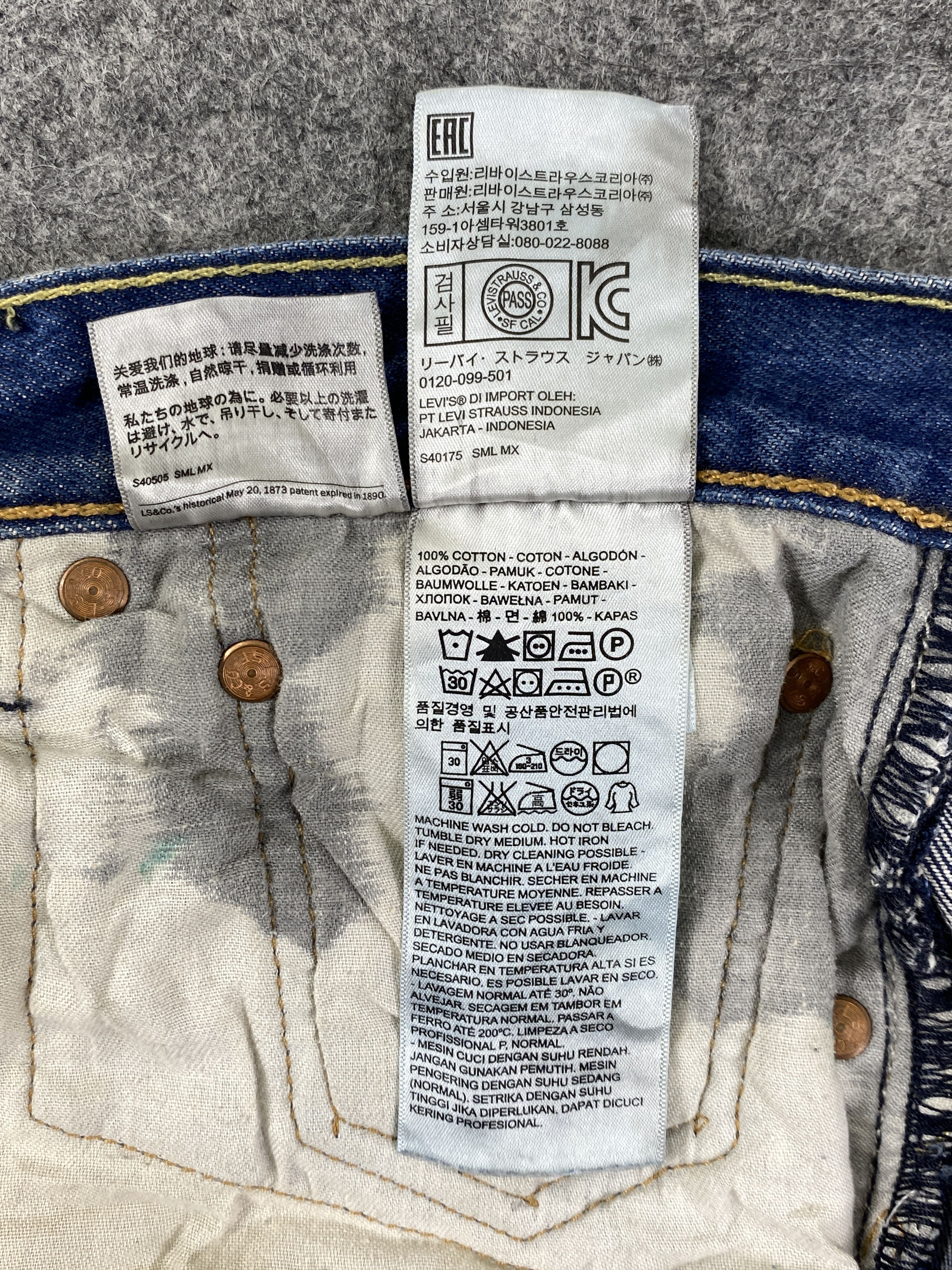 Levi's Dark Dirty Blue Vintage Levi's 501 35x31.5 Denim -JN1680 Size US 35 - 8 Thumbnail