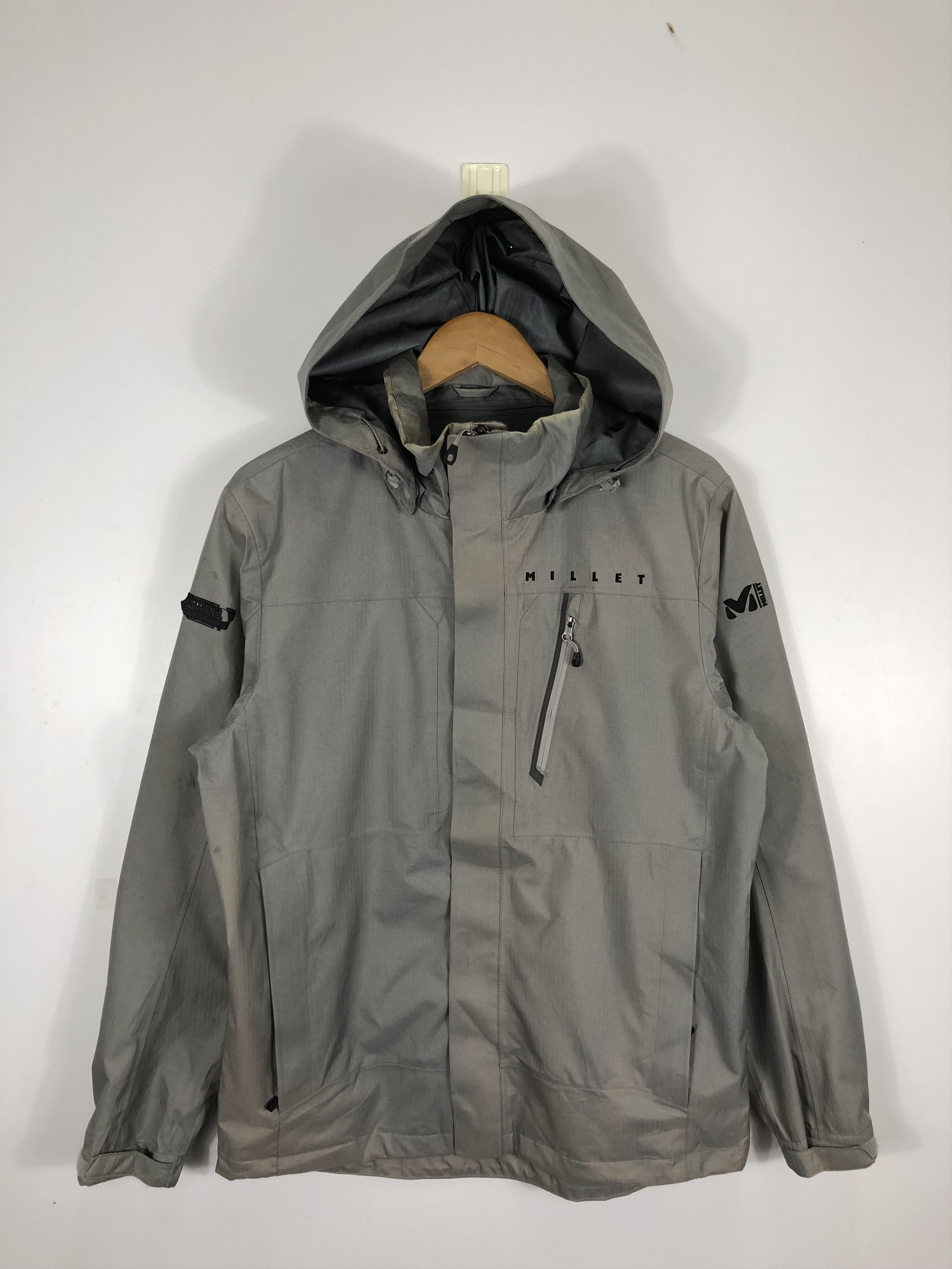 Vintage Vintage Millet Windbreaker Hoodie Jacket J0648 Size US L / EU 52-54 / 3 - 1 Thumbnail