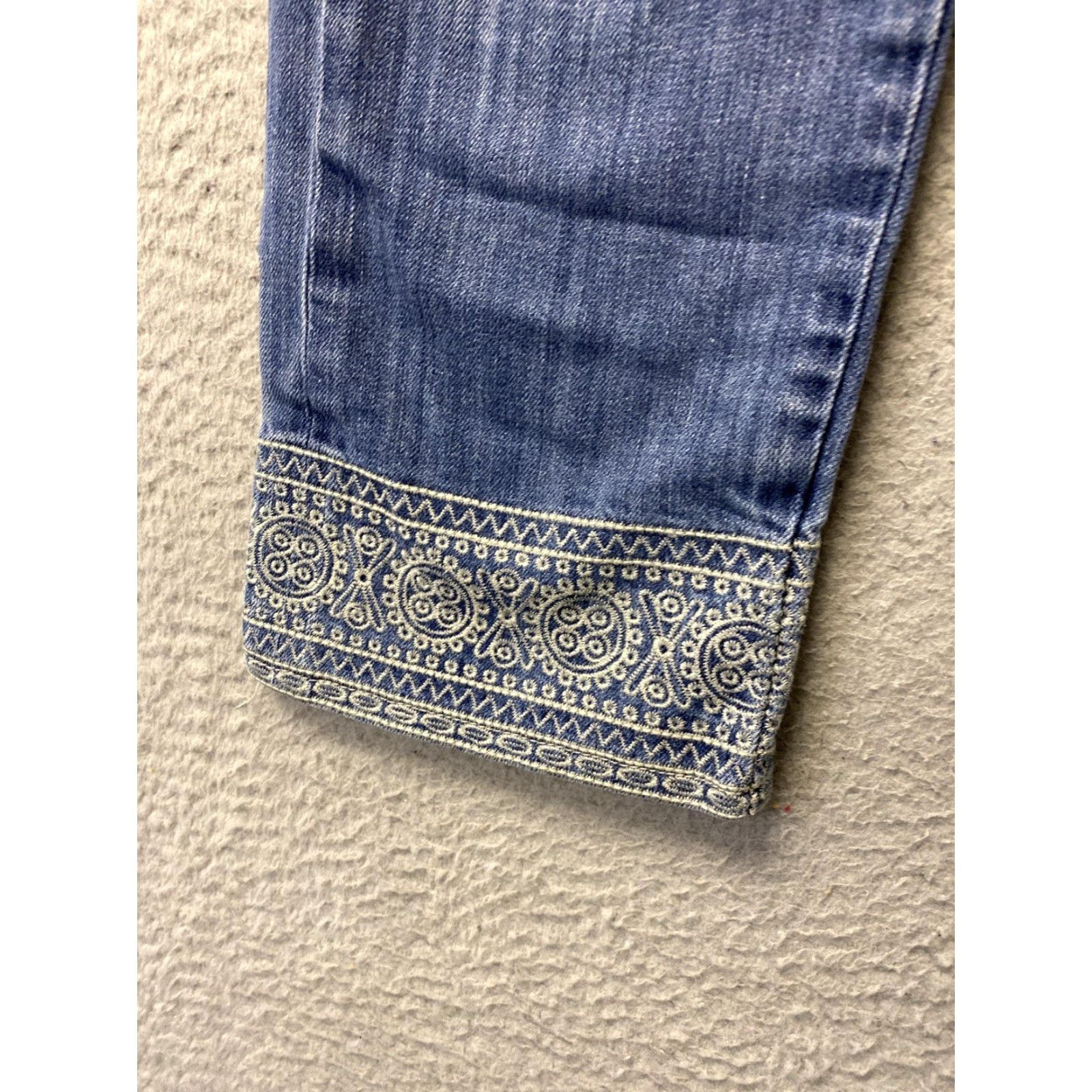 Lucky Brand VINTAGE Lucky Brand Jeans Denim Capri Crop Women Juniors Medium Blue Slim Tapered 23.5 Inseam Size 24" / US 00 / IT 34 - 4 Thumbnail