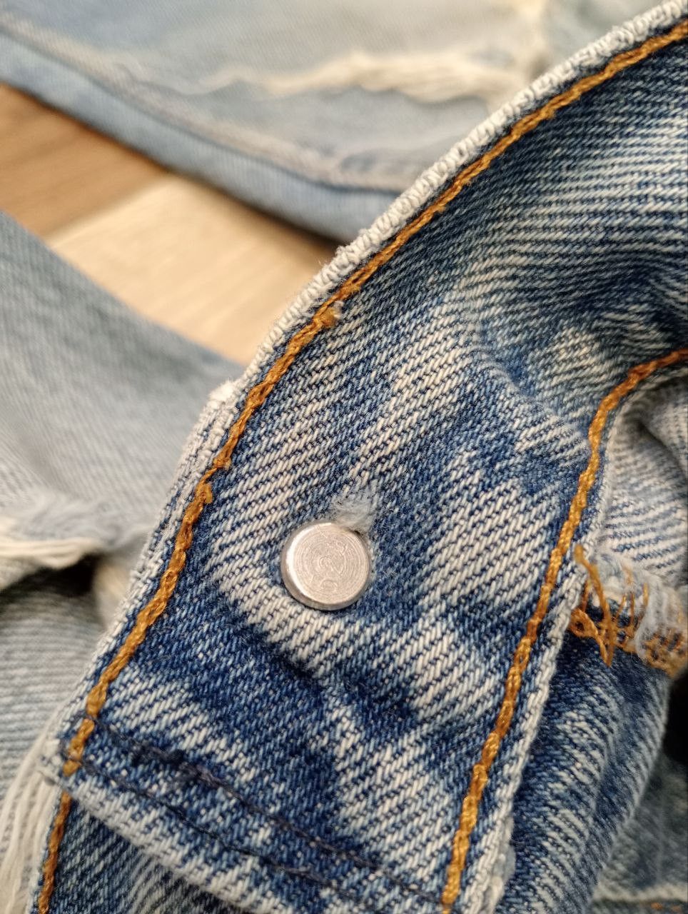 Levi's Vintage Clothing VINTAGE LEVI'S 501 BLUE DISTRESSED DENIM JEANS Size US 36 / EU 52 - 12 Thumbnail
