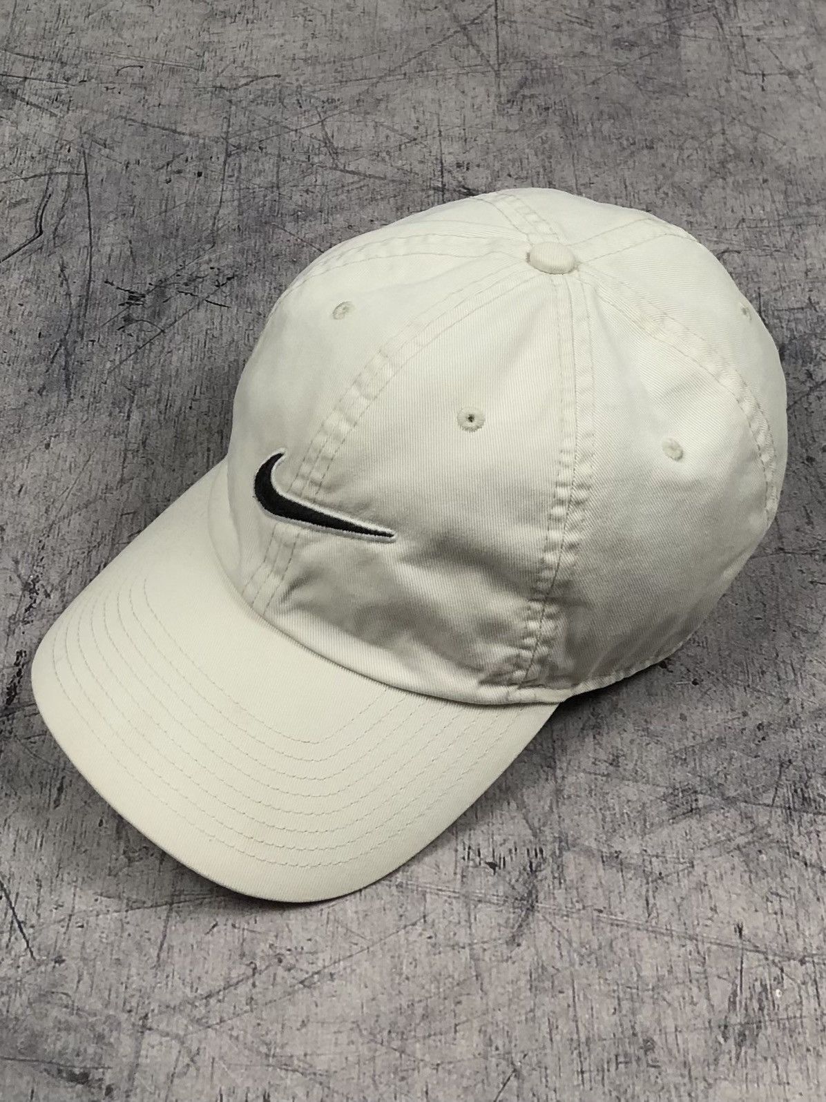 Nike Vintage Nike Beige Cap Size ONE SIZE - 1 Thumbnail