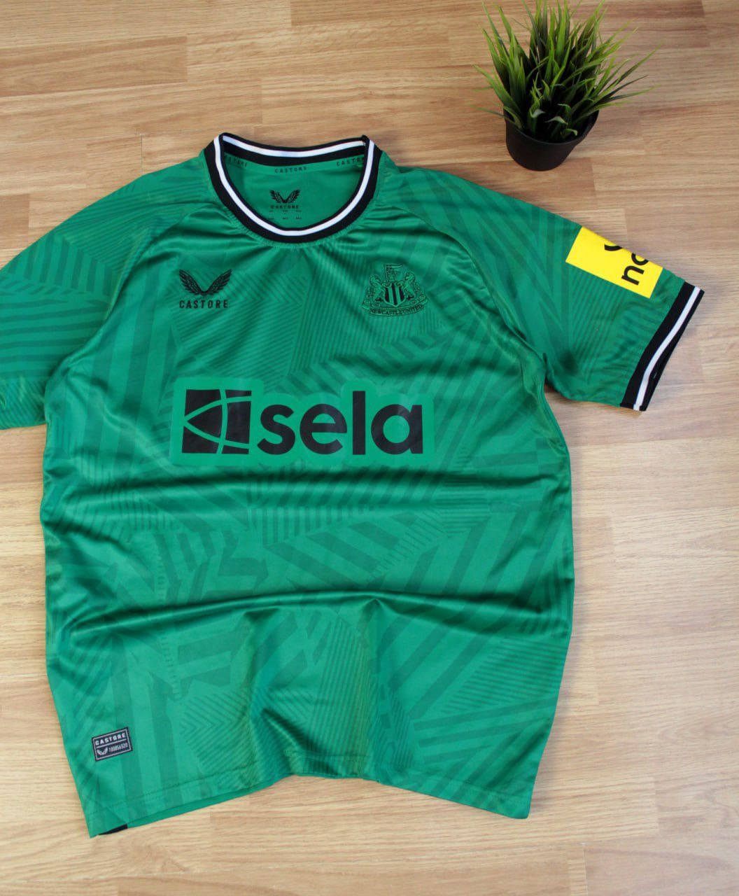 Vintage 🔥 Newcastle United Castore Sela Jersey T Shirt Size US L / EU 52-54 / 3 - 1 Thumbnail