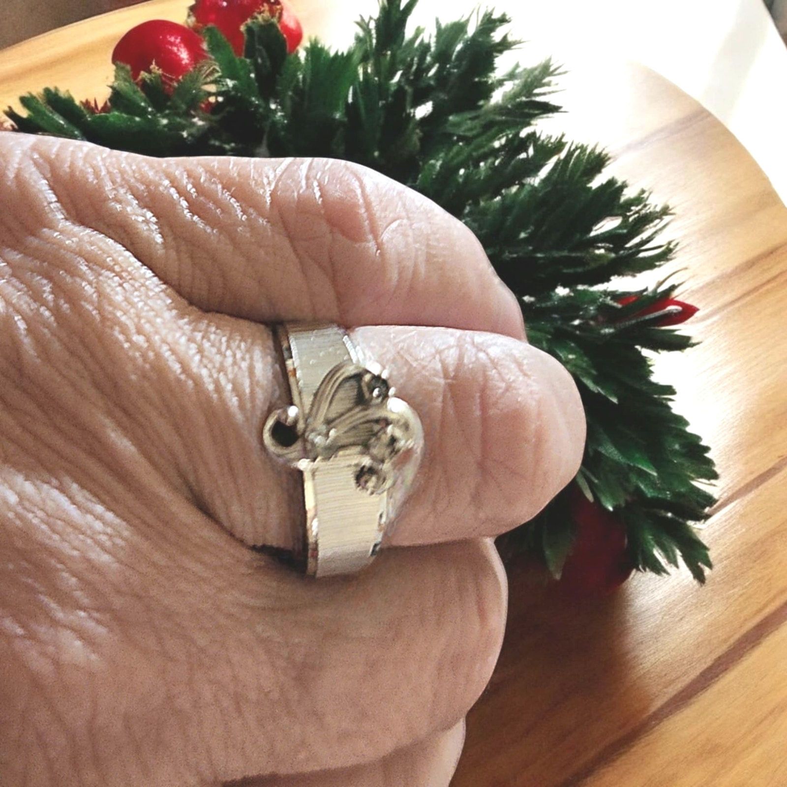 Other Vintage 18KT HGE Gold Plated & CZ Stunning Design Ring 7.5 Size ONE SIZE - 1 Thumbnail